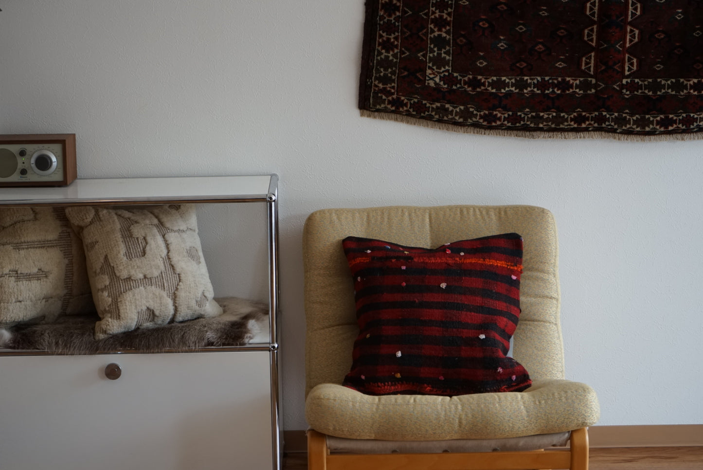 Türkiye Old Kilim Cushion Cover Stripe & Charm Design Red , Black 45 × 45 cm No.TR25532 / 送料無料・羊毛手織りキリム