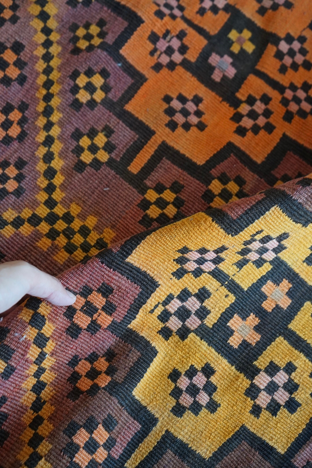 Türkiye Old Kilim Kars Tribal Design Purple 1970年代 180.5 × 135 cm No.TR25548 / 国内送料無料・羊毛手織りキリム