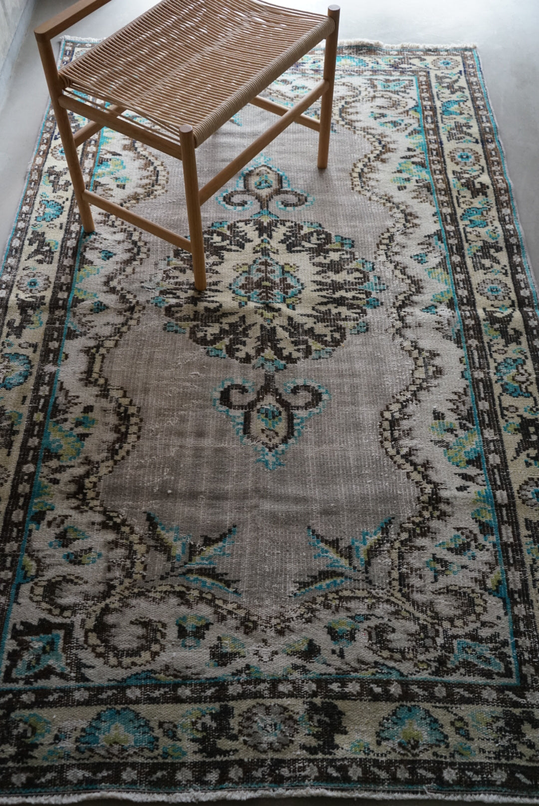 TURKEY OLD ISPARTA GREY 1970年代 223 × 136 cm No.TR25146