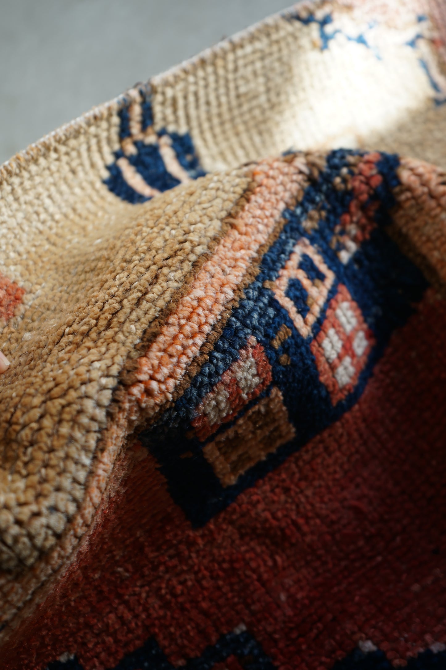 TURKEY OLD ISPARTA ORIENTAL BEIGE SMALL SIZE 124 × 73 cm No.TR25215