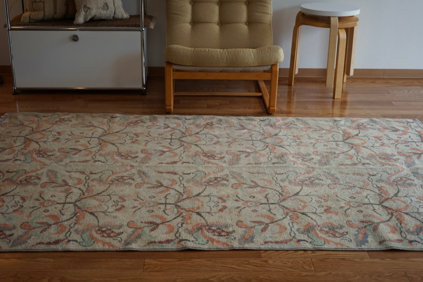 Türkiye Old Isparta Beige Floral 1970年代 218 × 136 cm No.TR25267