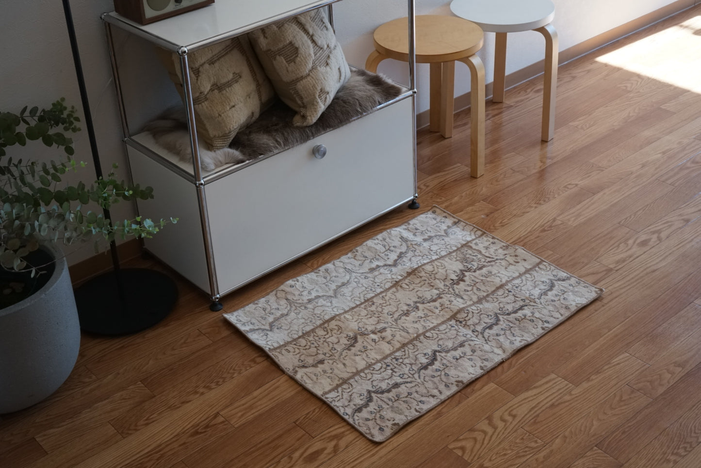 Türkiye Old Oushak Patchwork Beige , Ivory 1970年代 80.5 × 63 cm No.TR25467
