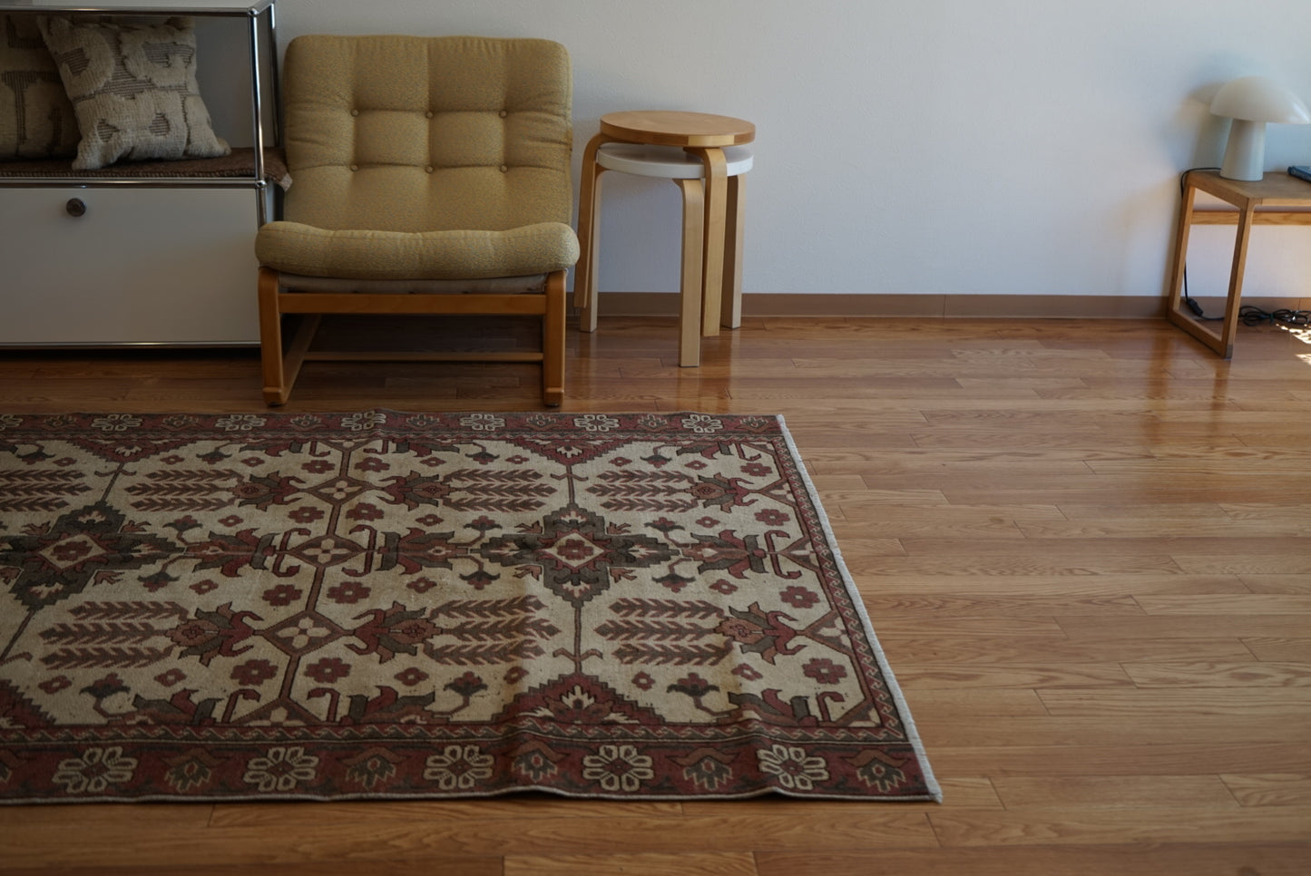 店頭販売 Türkiye Old Oushak Beige , Brown , Green 1970年代 164.5 × 143.5 cm No.TR25429