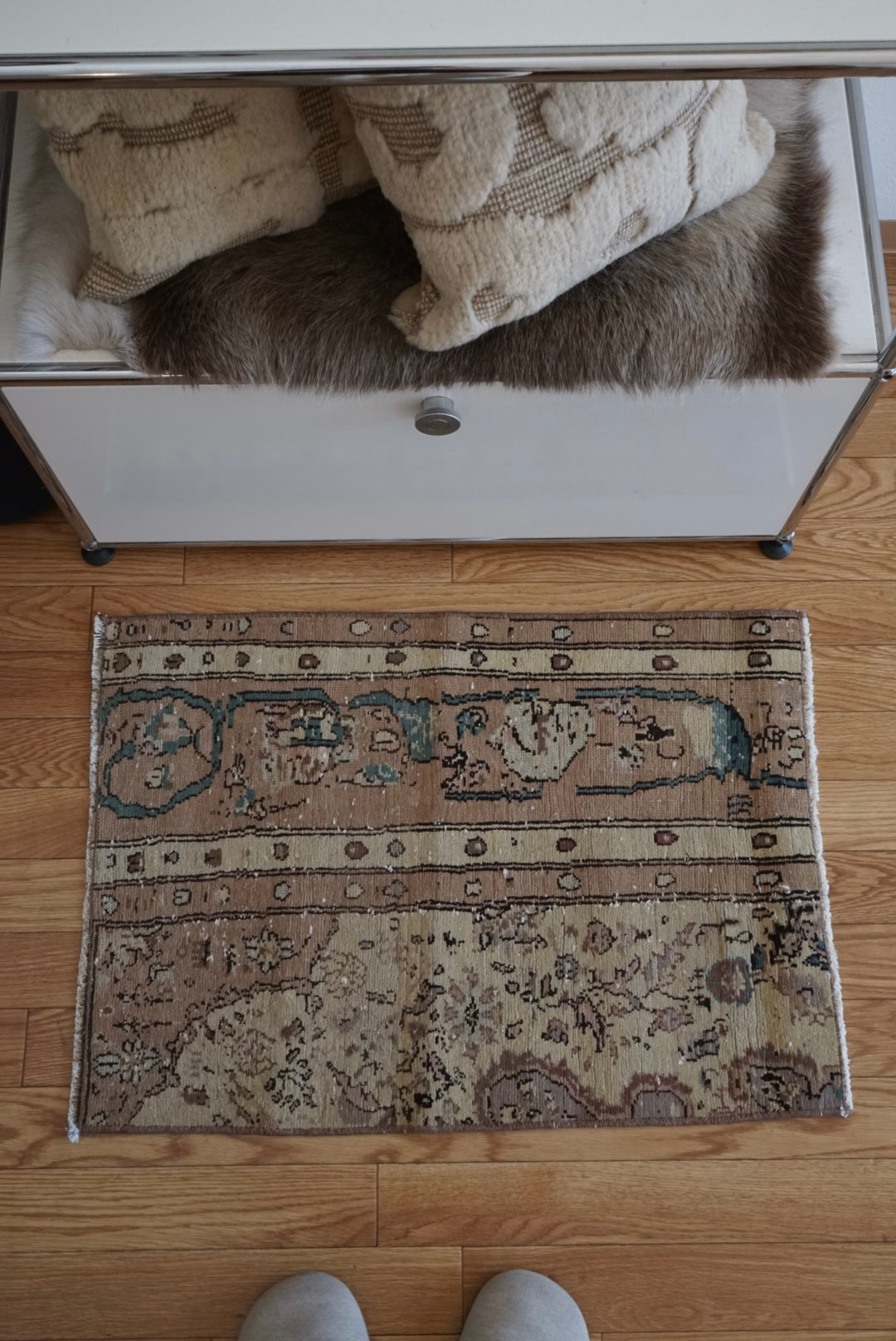 Türkiye Old Oushak Beige , Green Classical Design 1970年代 75 × 53 cm No.TR25468