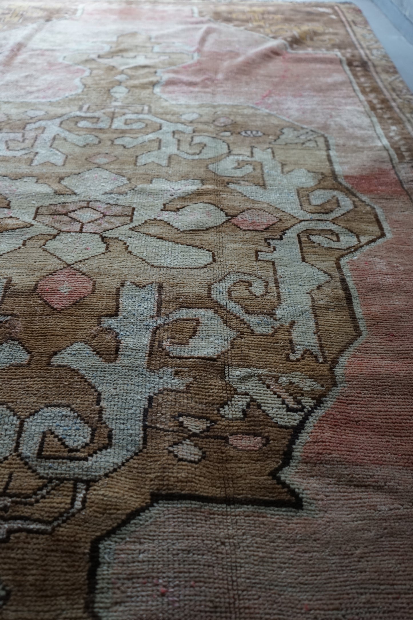 TURKEY OLD OUSHAK SALMON PINK 1970年代 286 × 162 cm No.TR25197