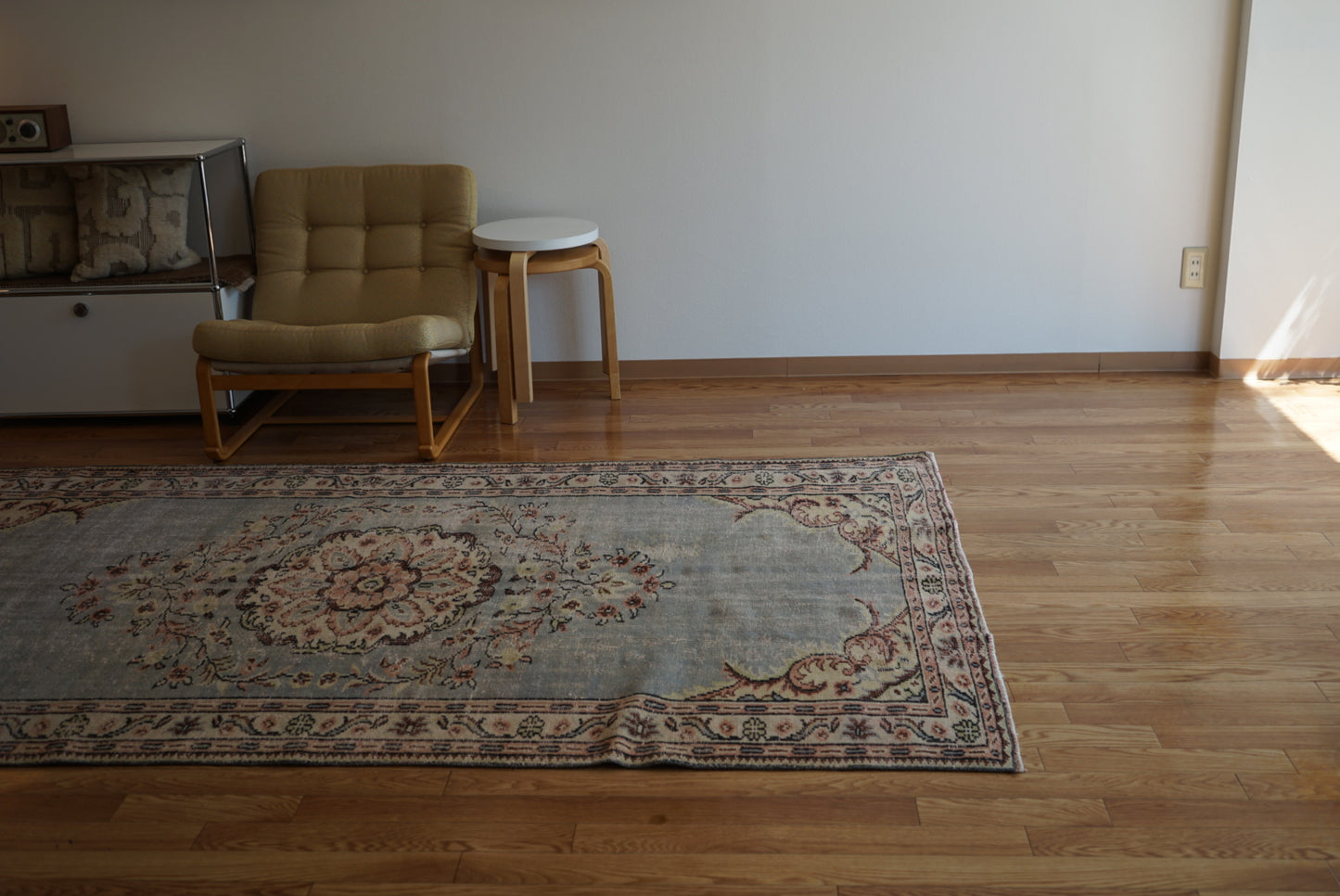Türkiye Old Isparta Floral Medallion Blue 1970年代 254 × 147 cm No.TR25355