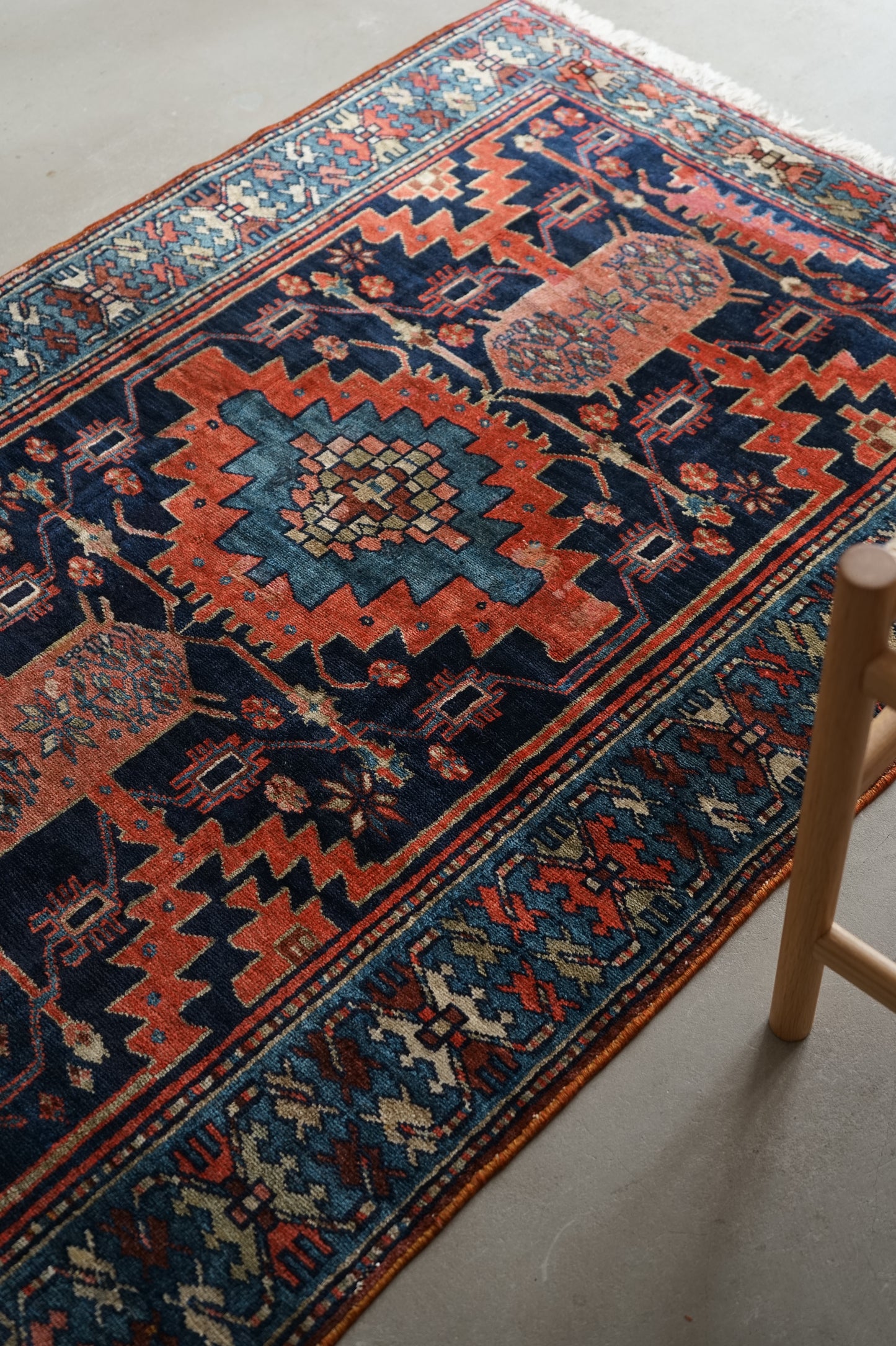 店頭販売 IRAN ANTIQUE BAKHTIARI 1820-1840年代 151 × 101 cm