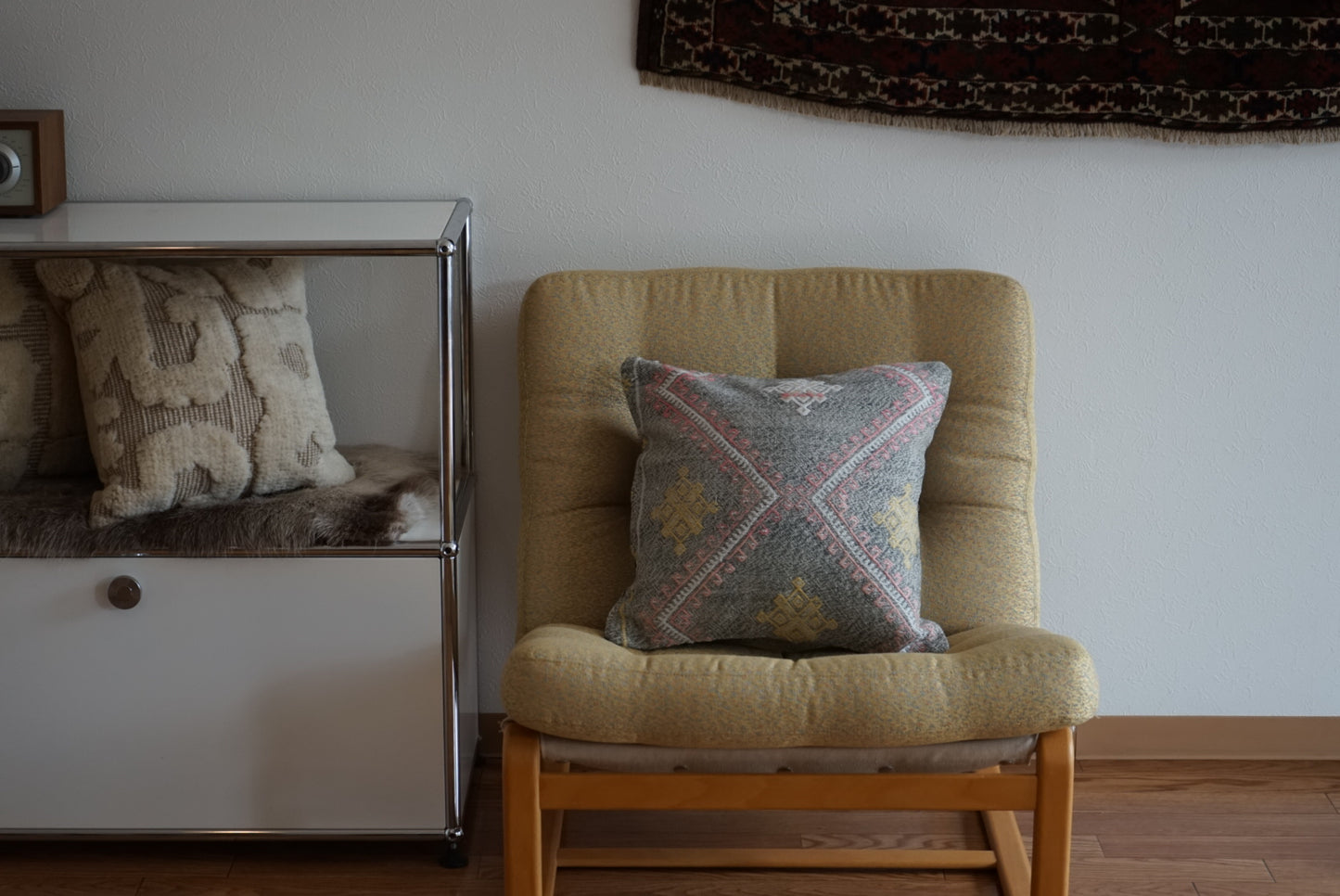 Türkiye Old Kilim Cushion Cover Tribal Design Glay 41 × 41 cm No.TR25533 / 送料無料・羊毛手織りキリム