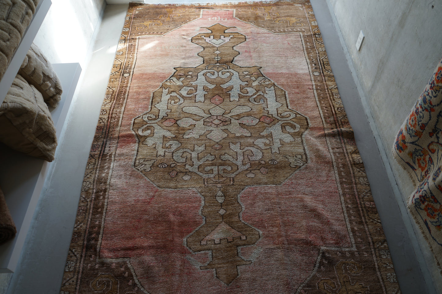 TURKEY OLD OUSHAK SALMON PINK 1970年代 286 × 162 cm No.TR25197