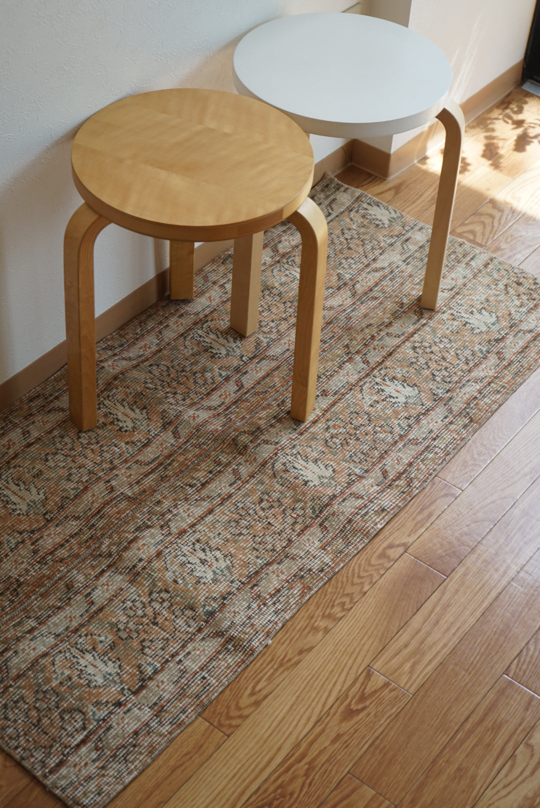 Türkiye Old Oushak Beige , Orange Patchwork Runner 1970年代 131 × 60 cm No.TR25422
