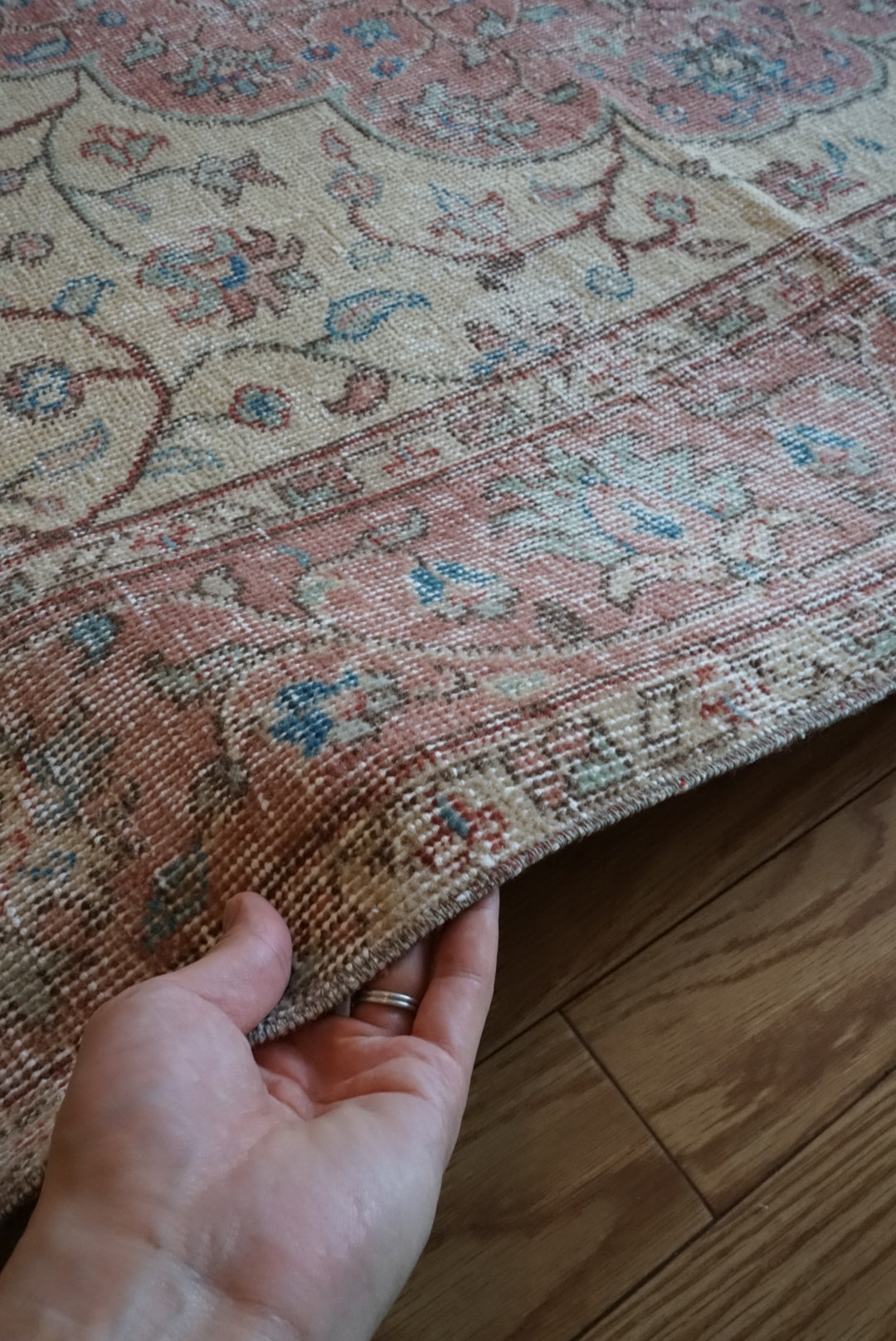Türkiye Old Isparta Beige , Red , Green Medallion 1960年代 244 × 142 cm No.TR25455