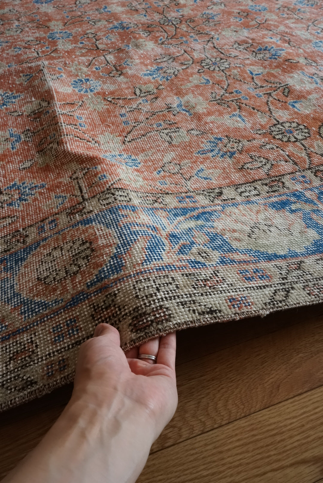 Türkiye Old Isparta Scarlet , Blue 1970年代 271.5 × 164 cm No.TR25507 / 国内送料無料・羊毛手織り絨毯