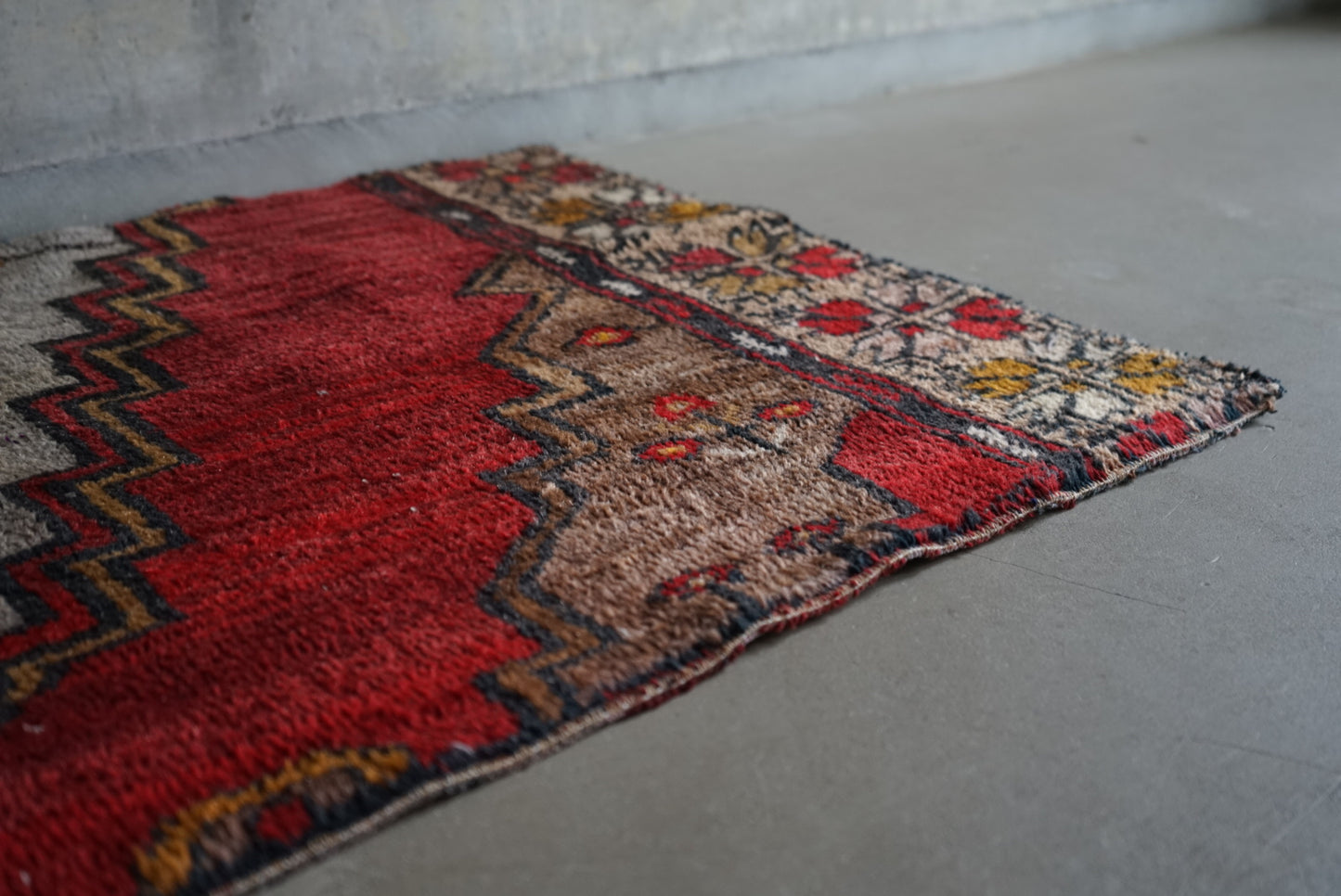 Türkiye Old Isparta Medallion Red , BlueGlay 1970年代 138 × 63 cm No.TR25286