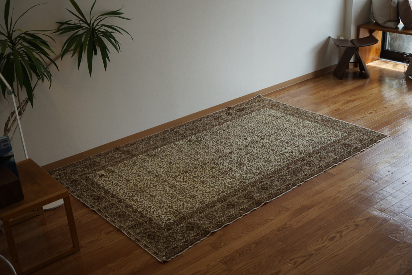 Türkiye Old Kayseri Beige , Brown Flower 1970年代 210 × 142 cm No.TR25388