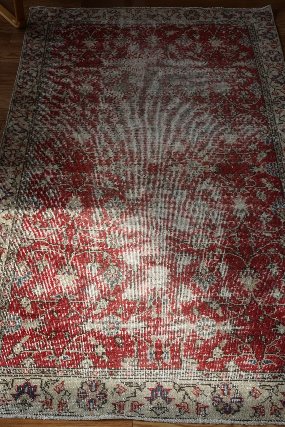 Türkiye Old Isparta Red Floral 1970年代 195 × 107.5 cm No.TR25447 / 国内送料無料