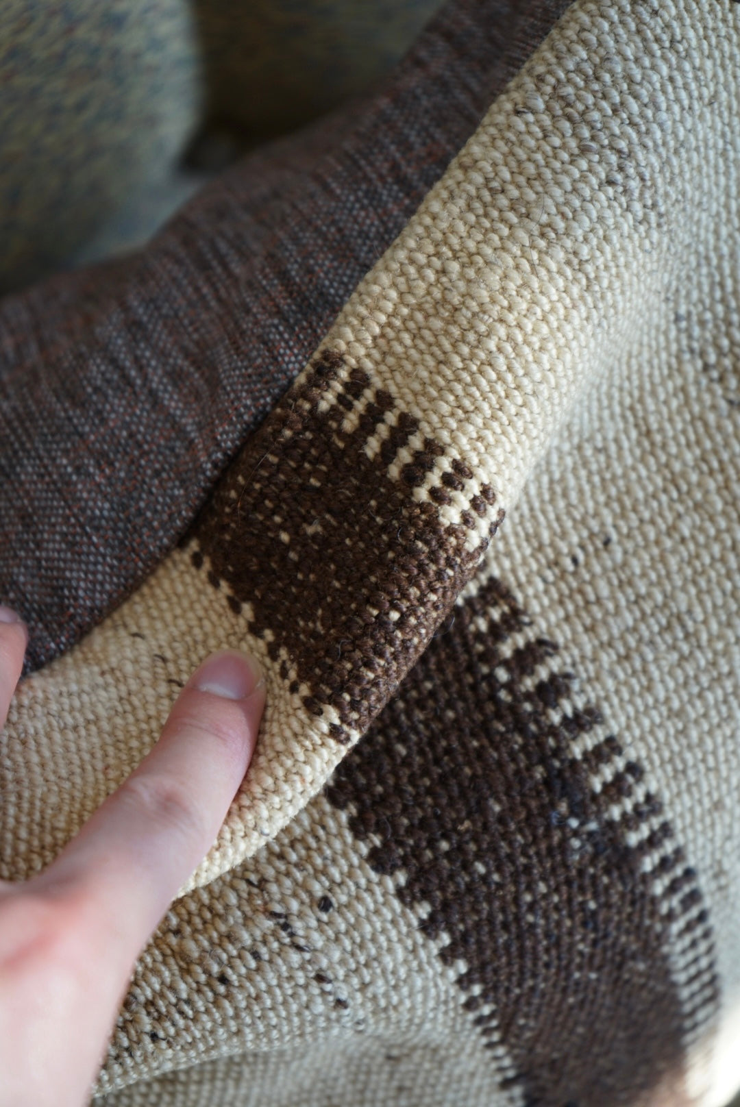 Türkiye Old Kilim Cushion Cover Brown , Beige Stripe Design 44 × 46 cm No.TR25558 / 送料無料・羊毛手織りキリム