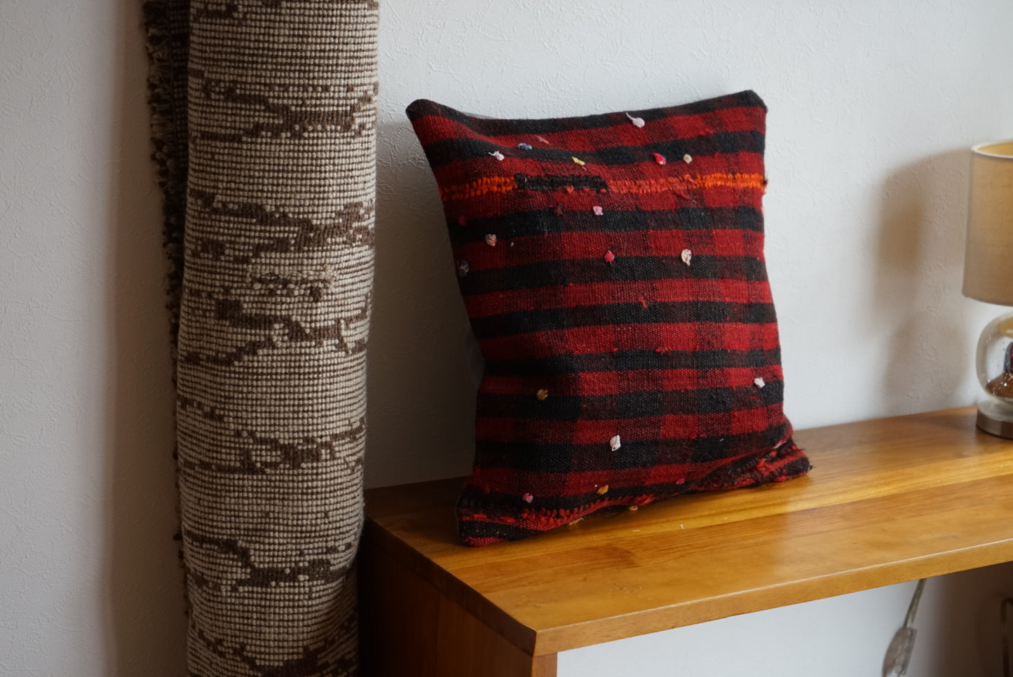 Türkiye Old Kilim Cushion Cover Stripe & Charm Design Red , Black 45 × 45 cm No.TR25532 / 送料無料・羊毛手織りキリム