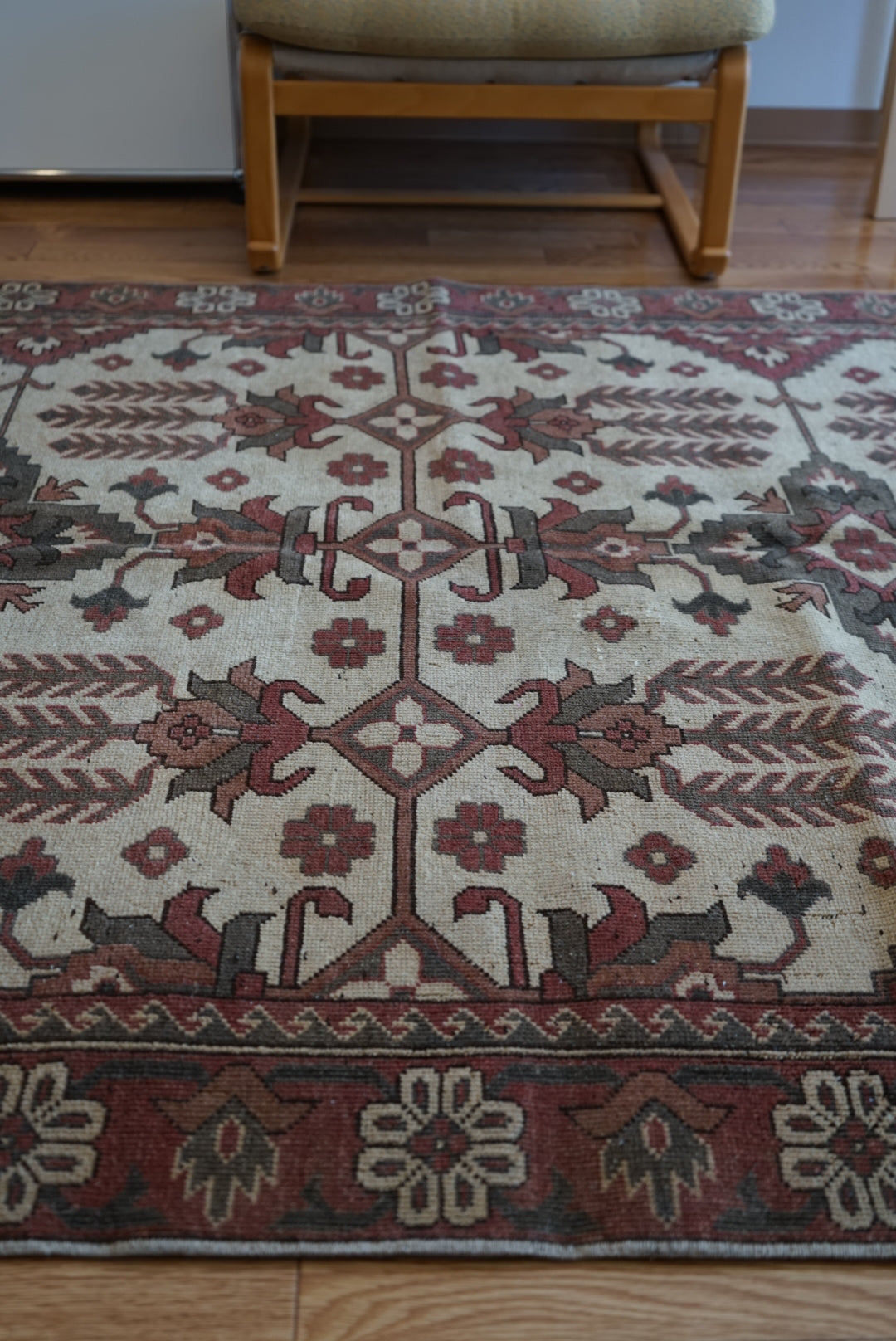 店頭販売 Türkiye Old Oushak Beige , Brown , Green 1970年代 164.5 × 143.5 cm No.TR25429