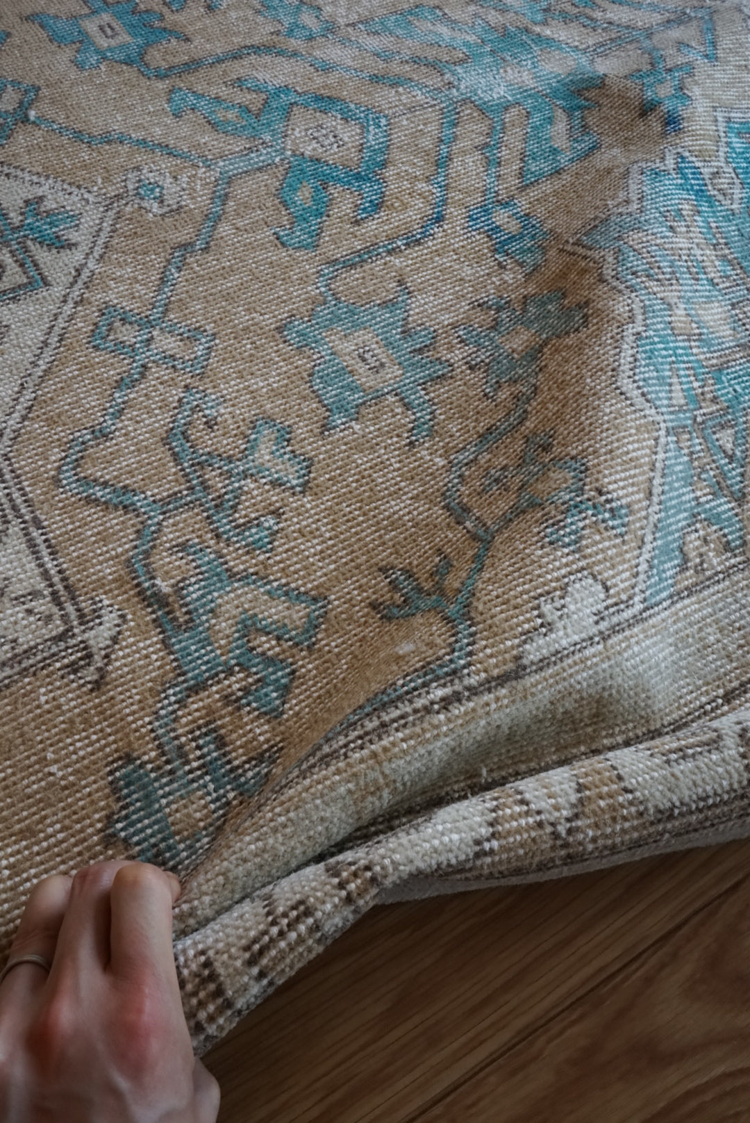 Türkiye Old Oushak Beige , Blue , Medallion 1960年代 227 × 132cm No.TR25454