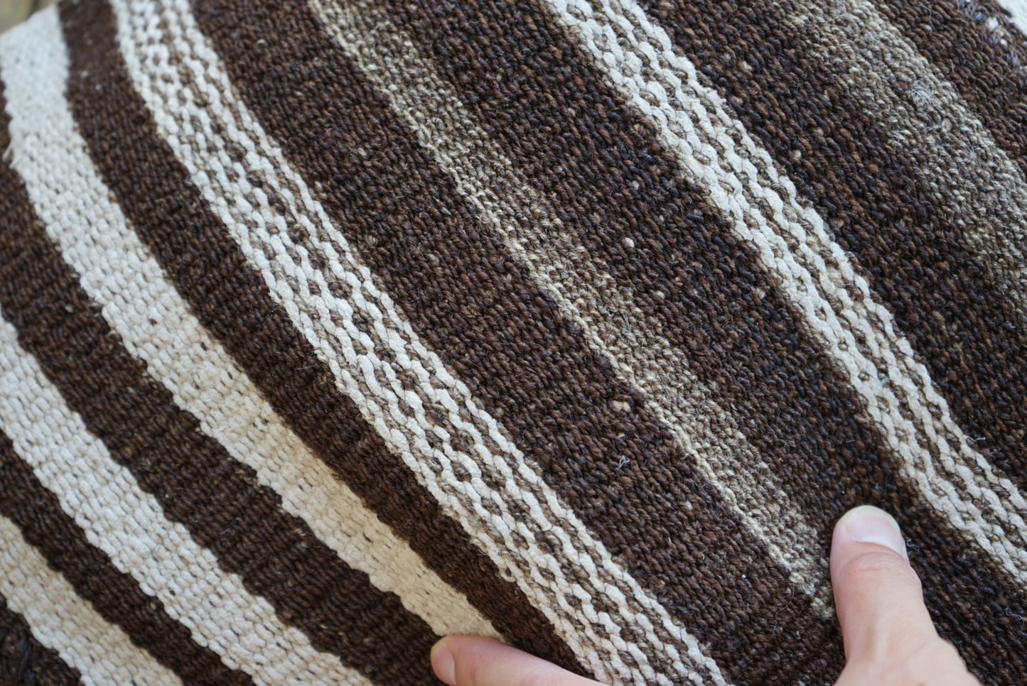 Türkiye Old Kilim Cushion Cover Brown , White Stripe Design 45 × 45 cm No.TR25553 / 送料無料・羊毛手織りキリム