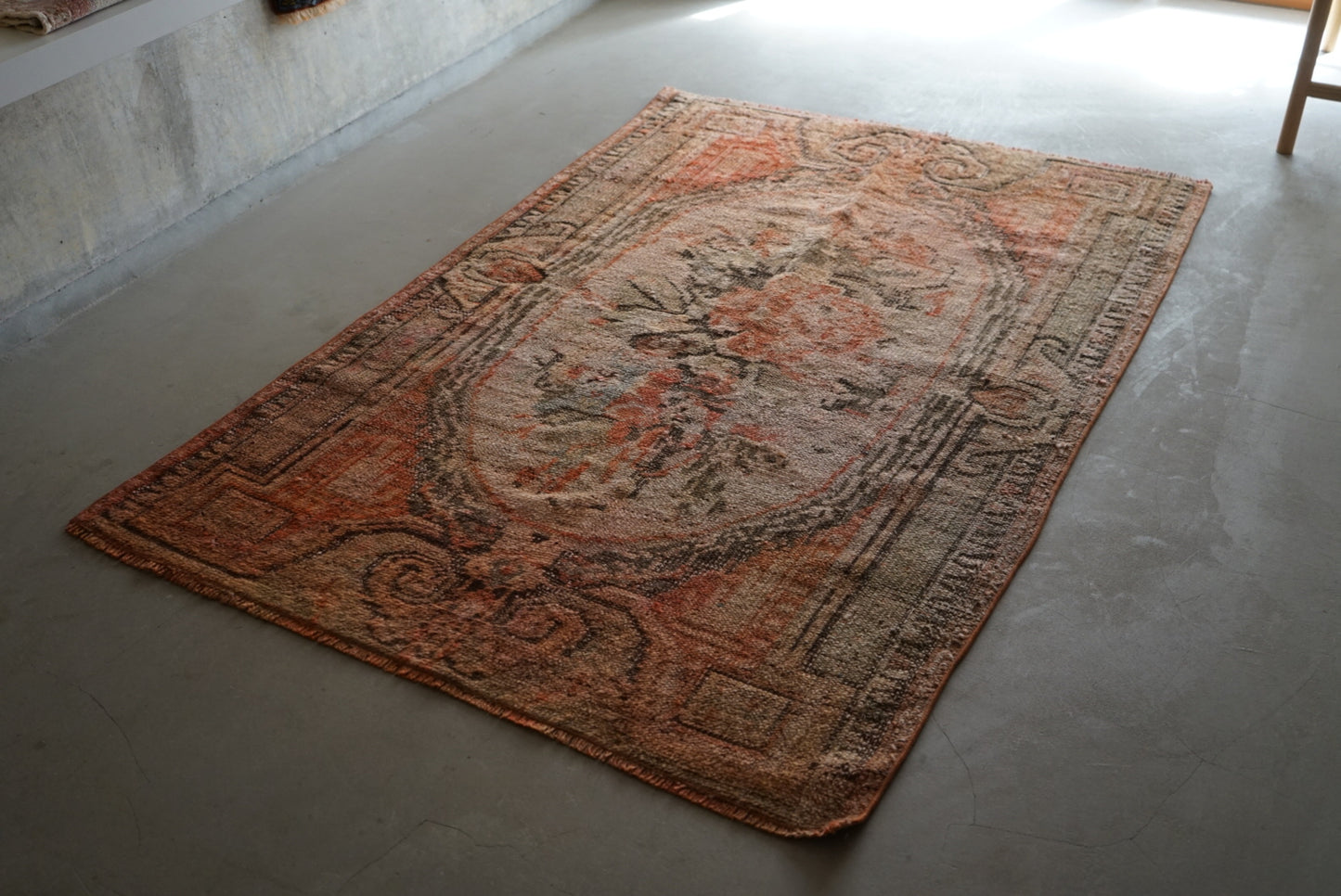 TURKEY OLD ISPARTA ROSE FLOWER 1950-1960年代 161 × 107.5 cm No.TR25129