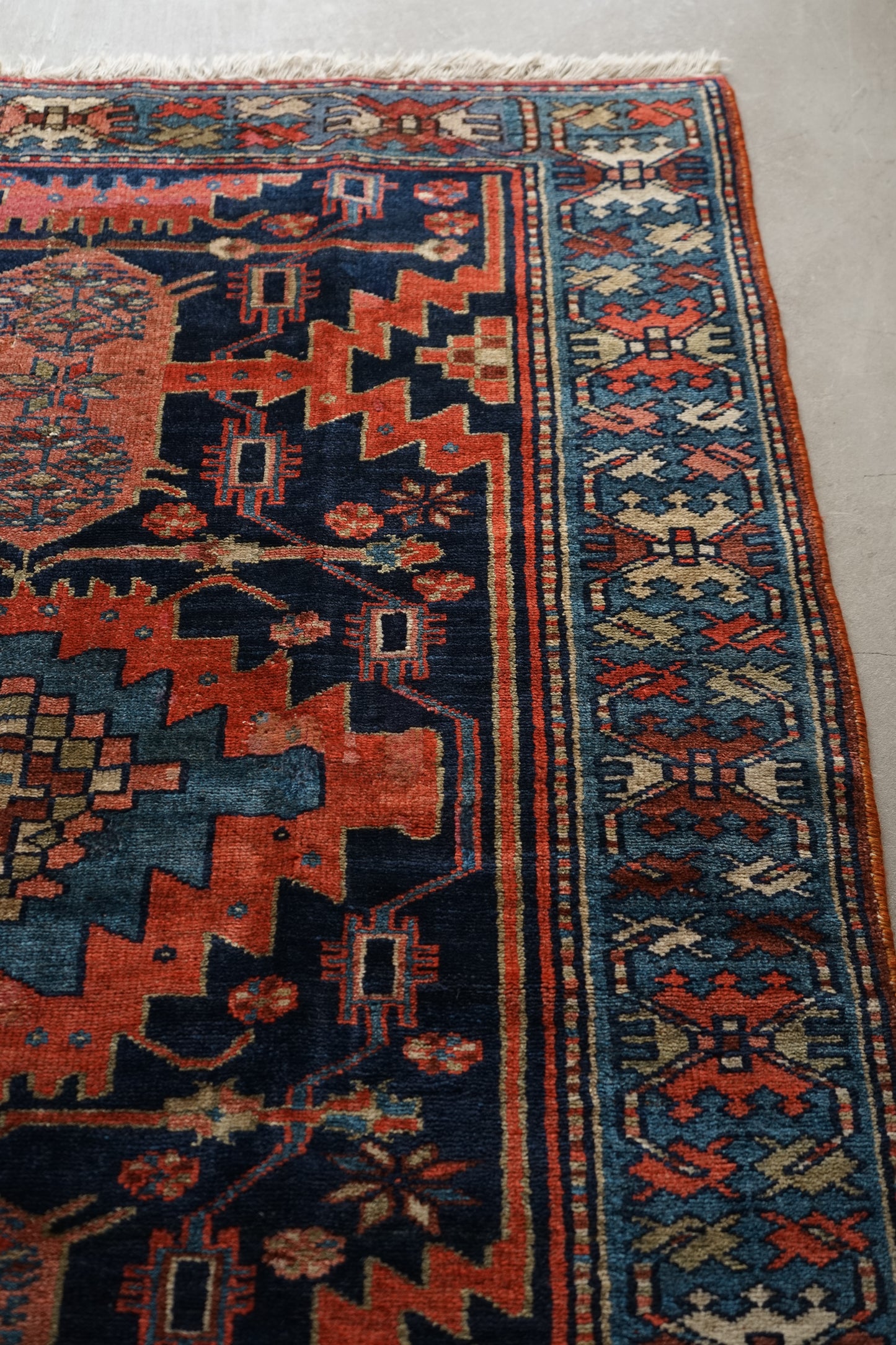 店頭販売 IRAN ANTIQUE BAKHTIARI 1820-1840年代 151 × 101 cm