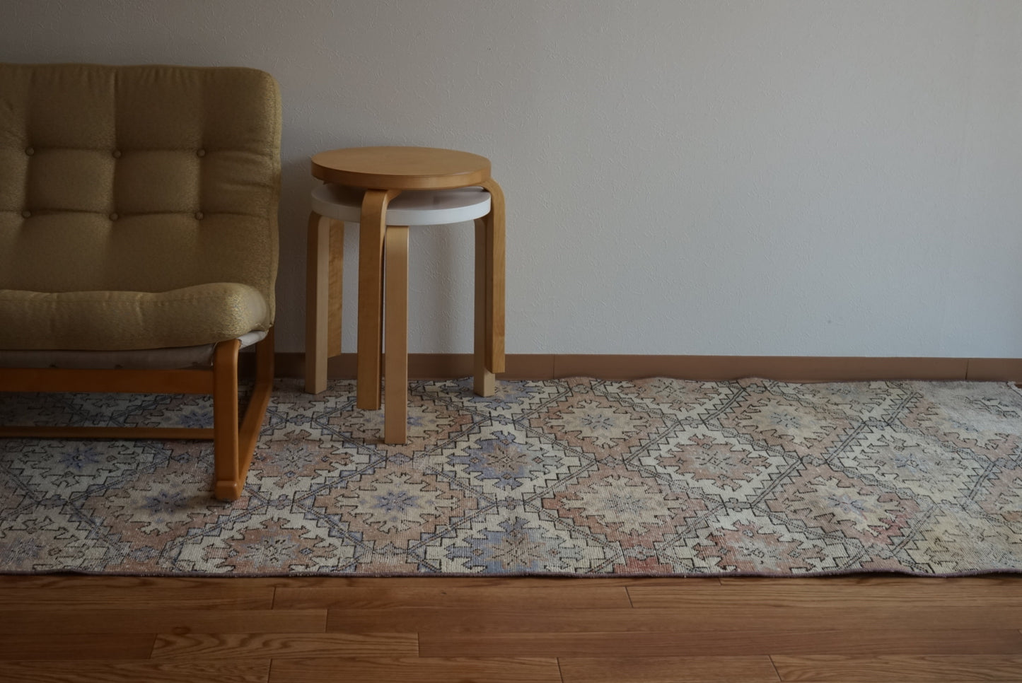 Türkiye Old Isparta Runner Beige , Blue Mix 1970年代 229 × 98 cm No.TR25471