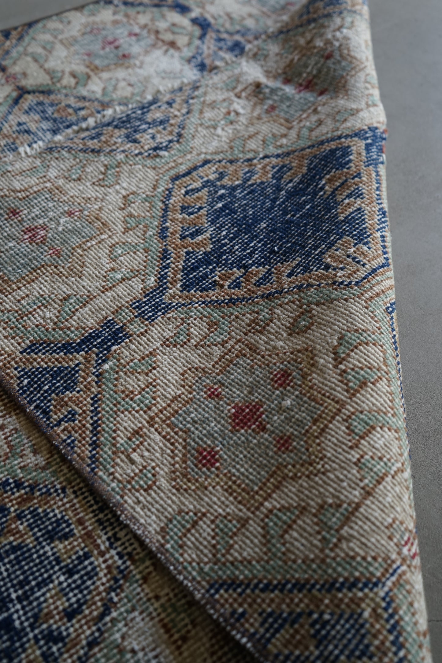 TURKEY VINTAGE ISPARTA 1980年代 125 × 80 cm No.TR25196