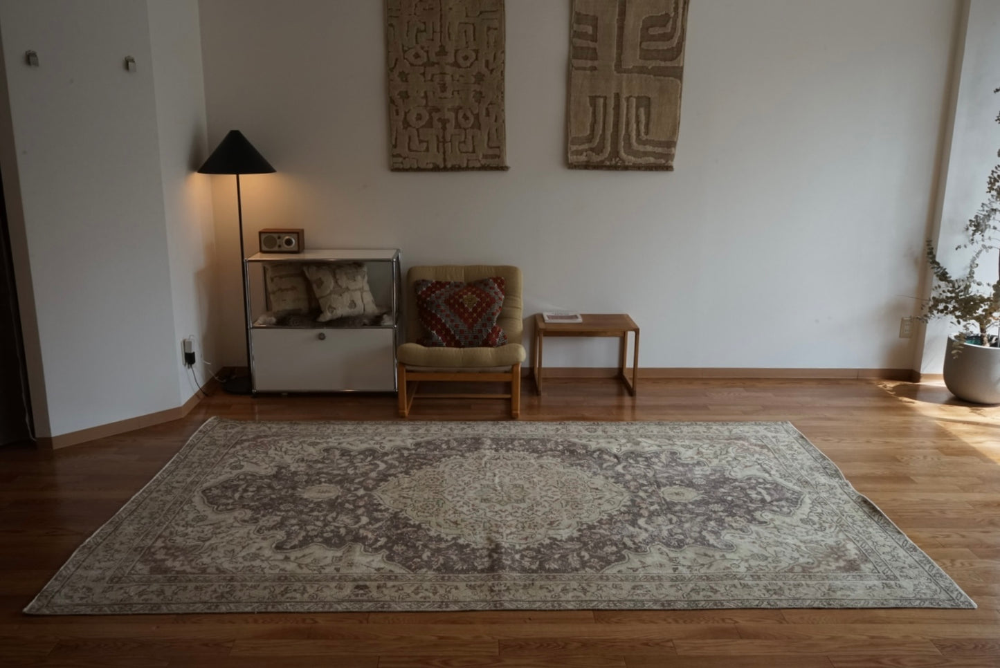 Türkiye Old Isparta Medallion Beige , Glay 1960年代 284 × 162 cm No.TR25493 / 国内送料無料