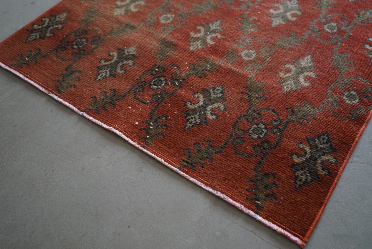 TURKEY OLD ISPARTA BLOOD ORANGE 1970年代 172 × 86 cm No.TR25150