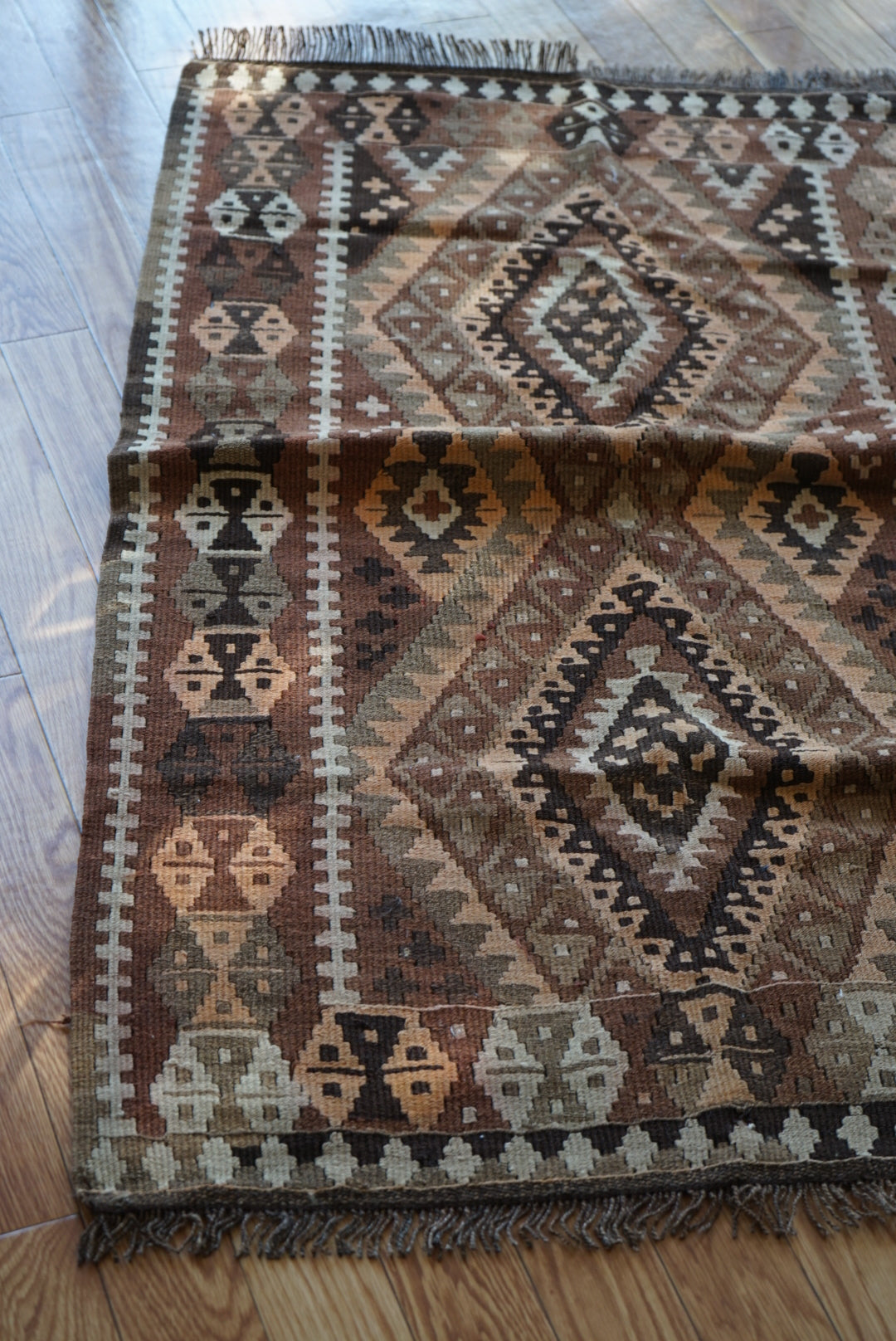 Türkiye Old Kilim Anatoria Tribal Design Brown 1960年代 132 × 79 cm No.TR25550 / 国内送料無料・羊毛手織りキリム