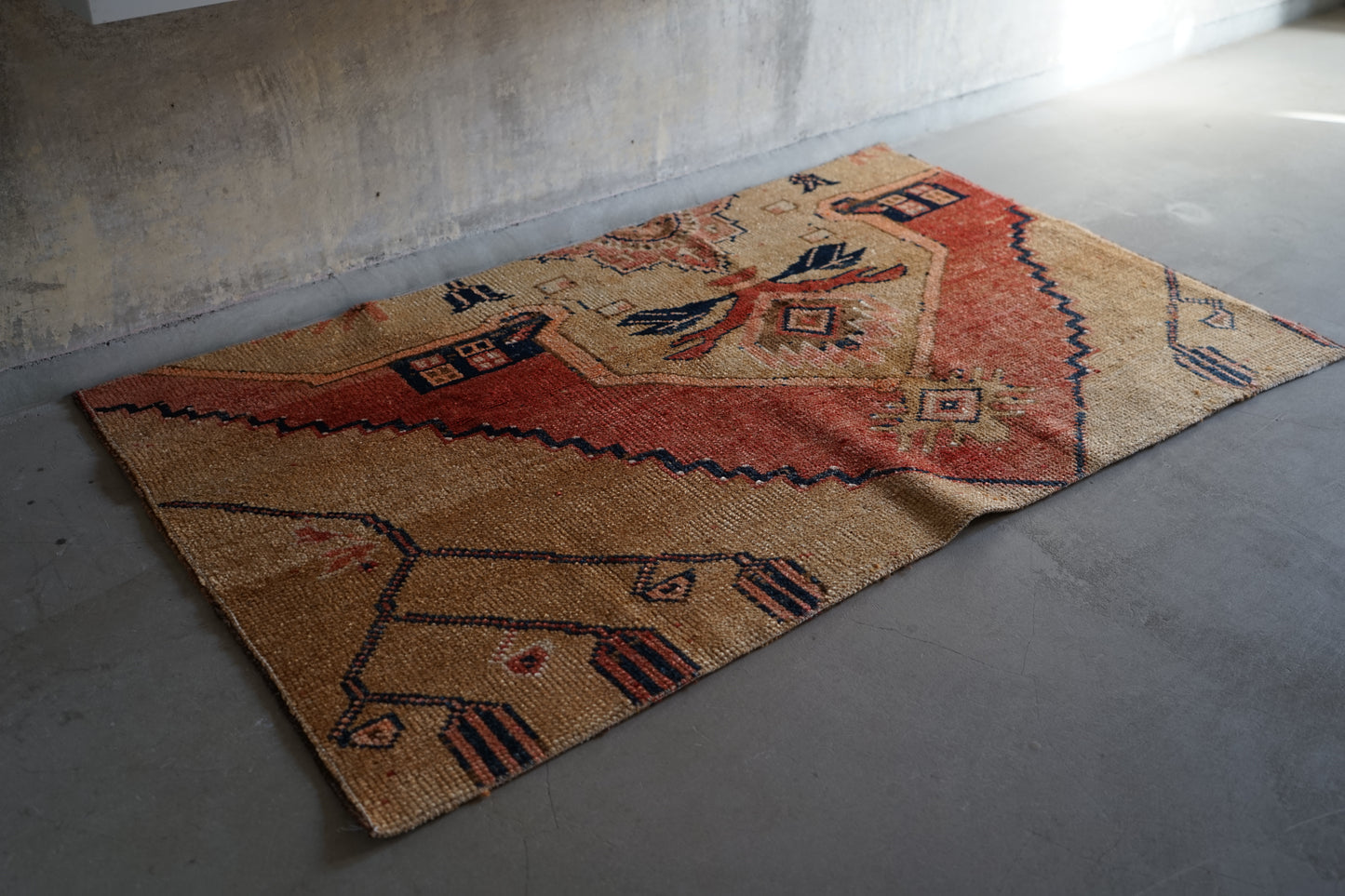 TURKEY OLD ISPARTA ORIENTAL BEIGE SMALL SIZE 124 × 73 cm No.TR25215