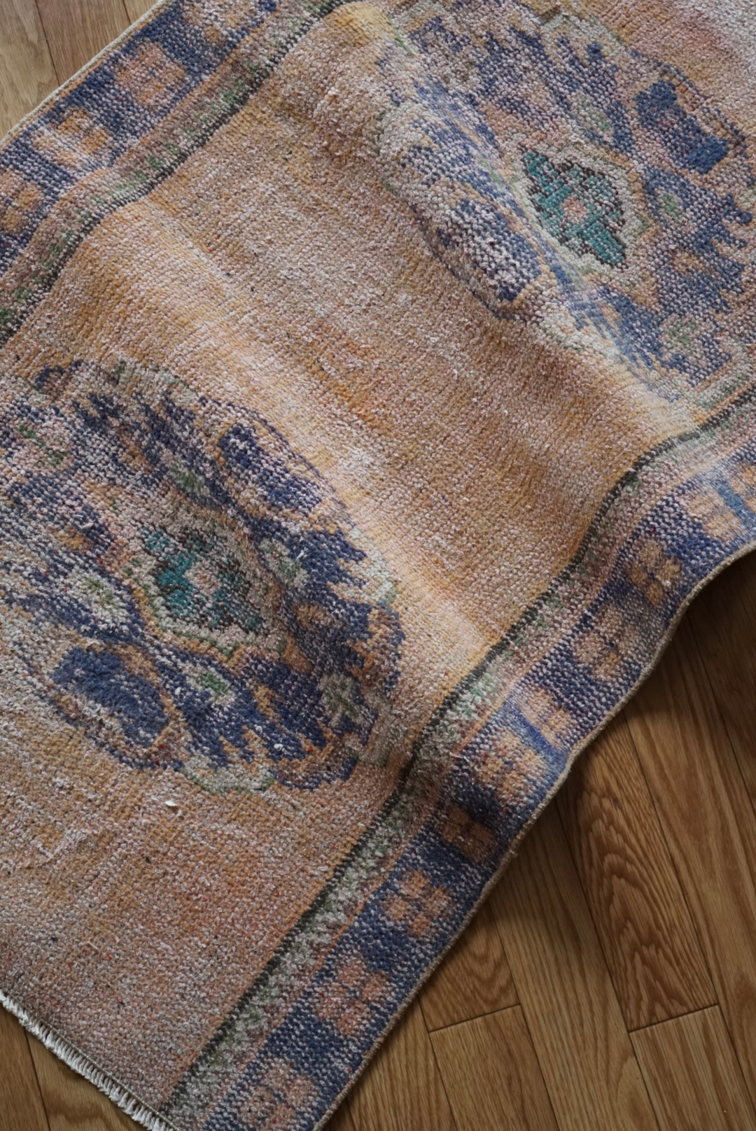 Türkiye Old Oushak Pink , Navy 1970年代 120.5 × 72 cm No.TR25498 / 国内送料無料