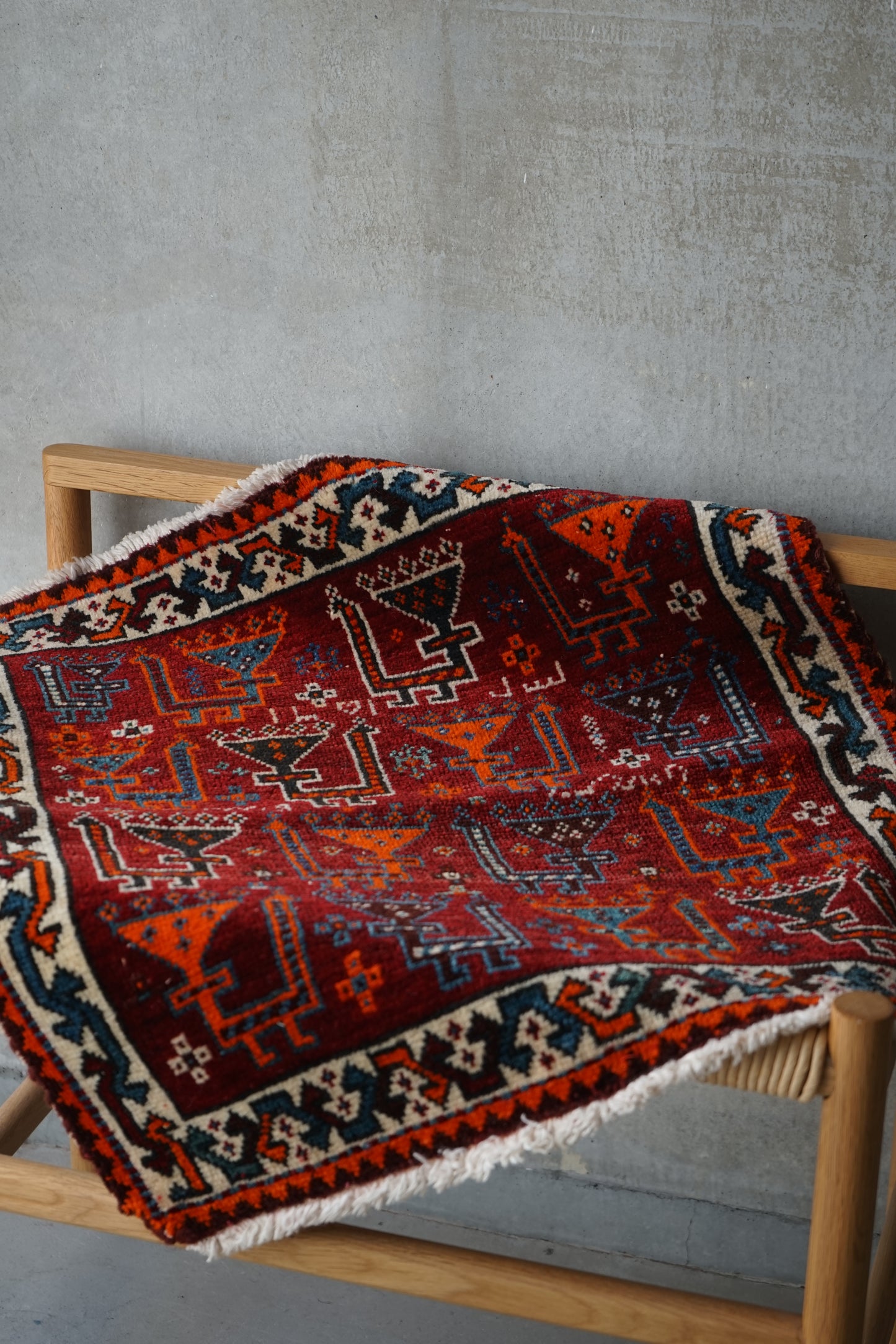 IRAN ANTIQUE SHIRAZ QASHQAI 1920年代 59 × 57 cm