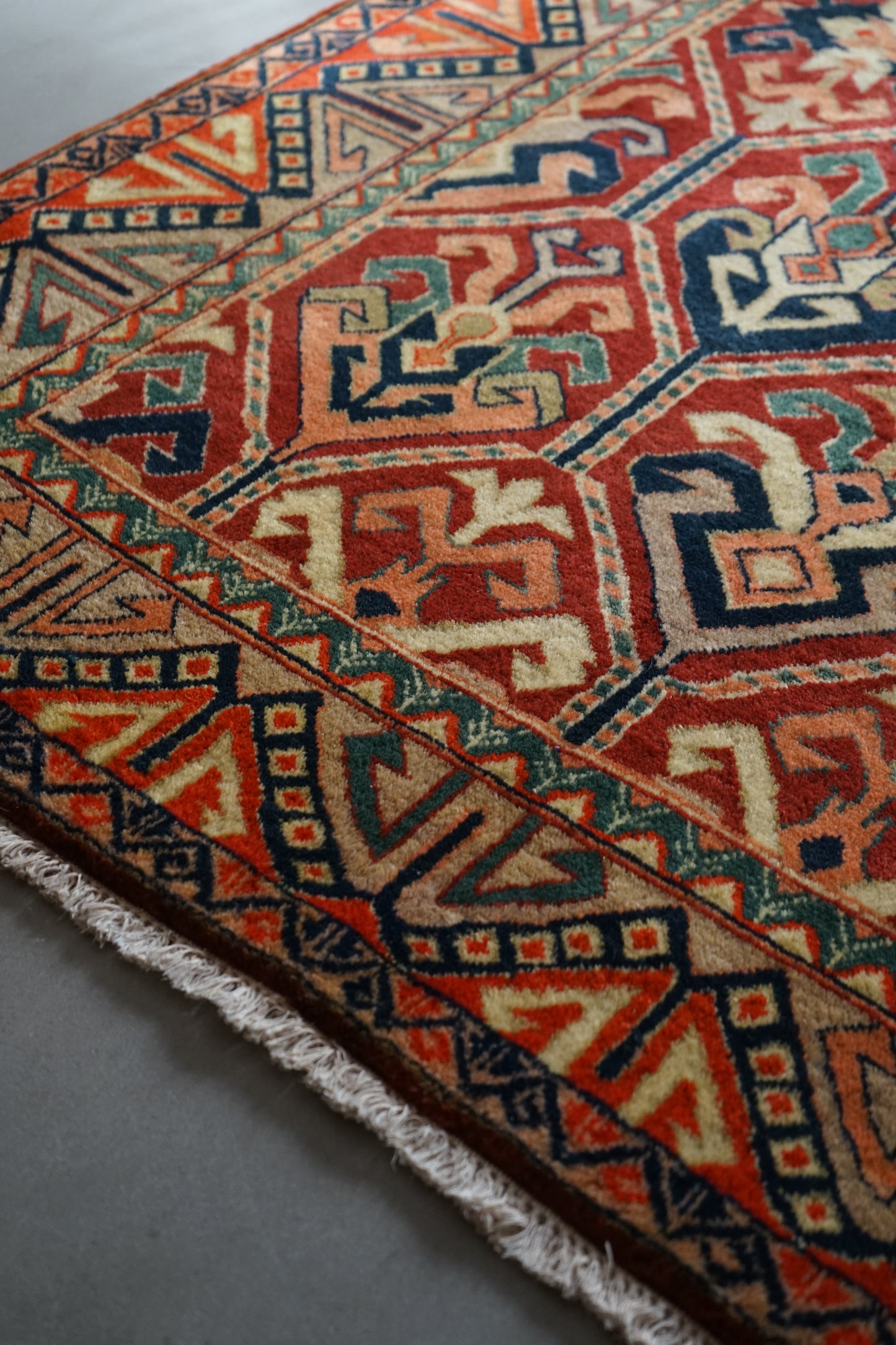 IRAN ANTIQUE SHIRVAN COSSACKS 1860年代 181 × 125 cm