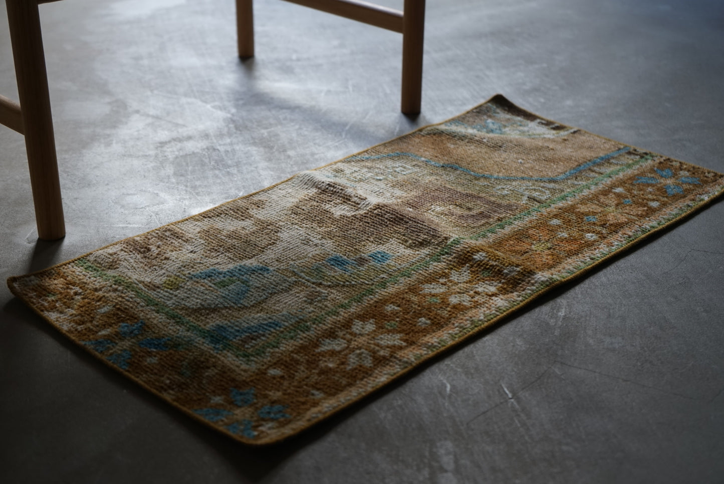 TURKEY VINTAGE SMALL RUG 77 × 38.5 cm No.TR25159
