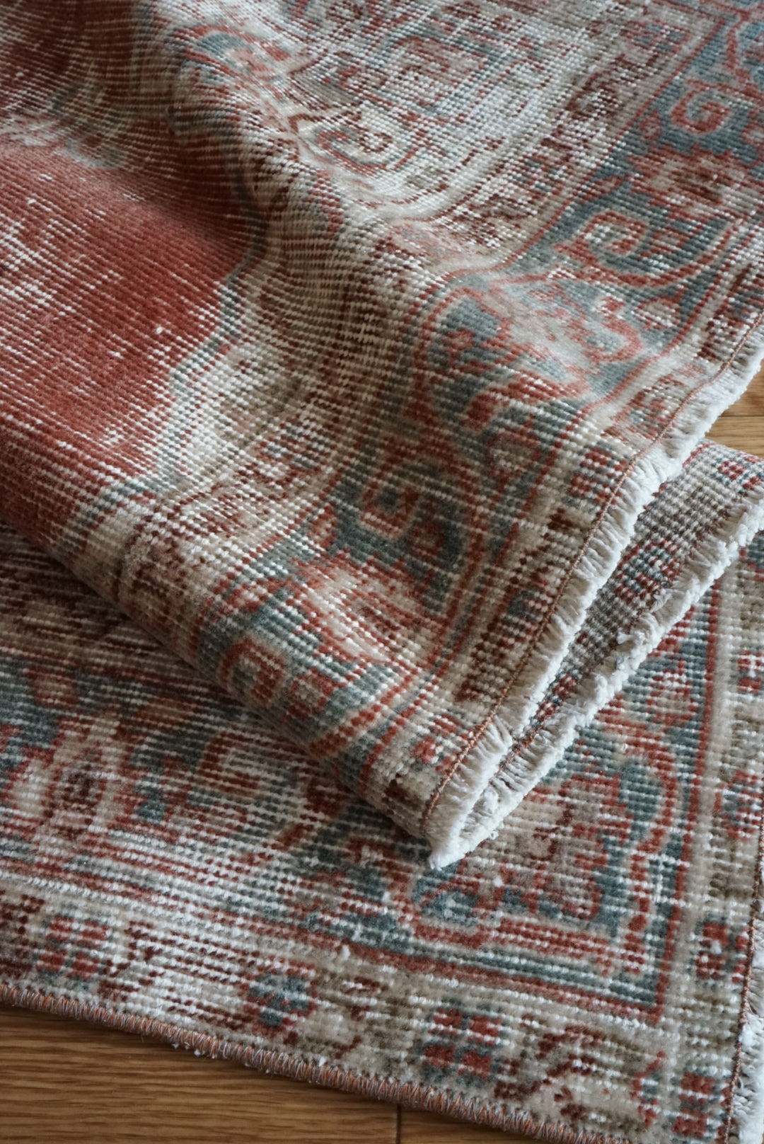 Türkiye Old Isparta Red , Clay blue , Medallion 1960年代 186 × 108 cm No.TR25456