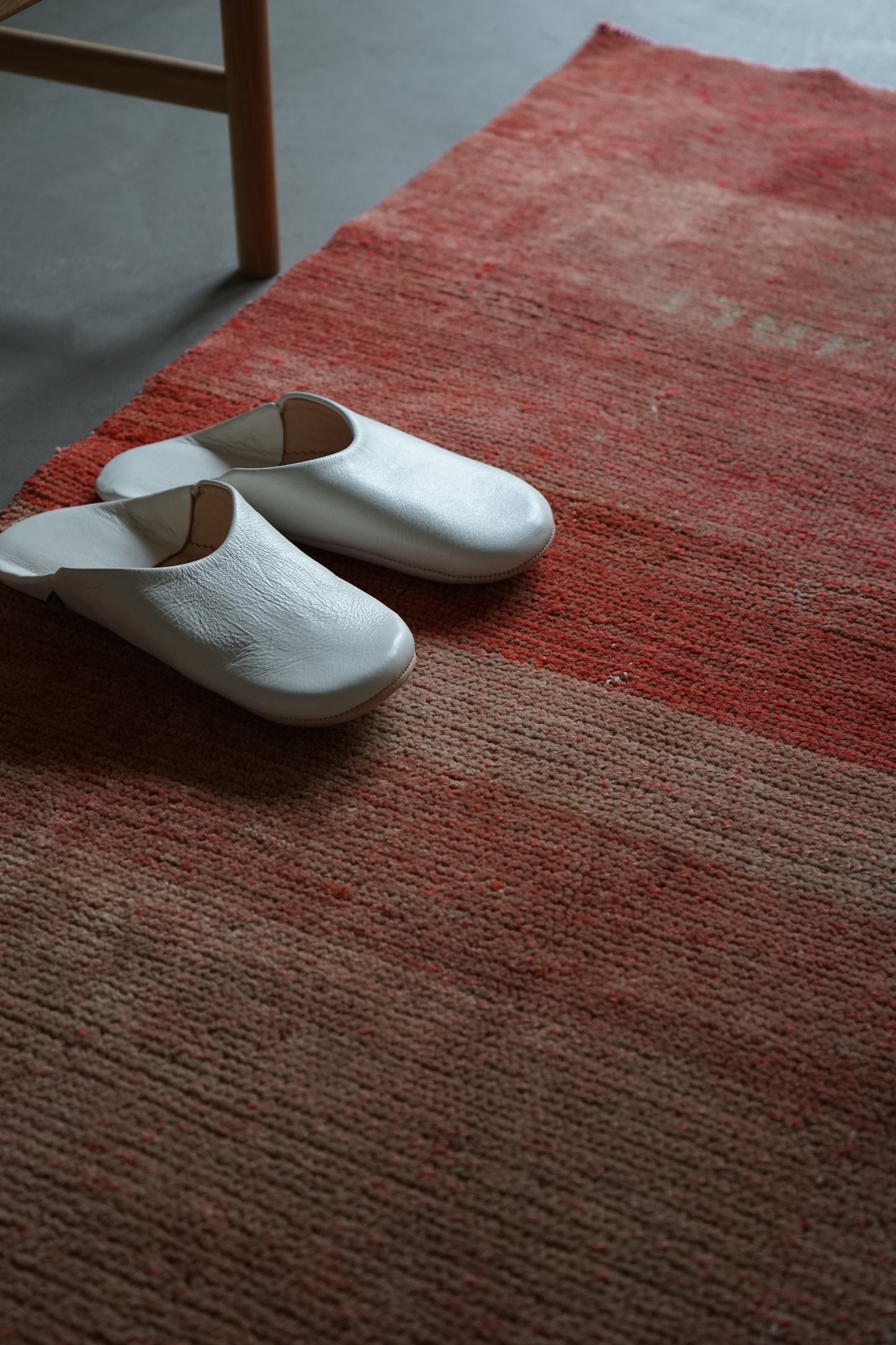 TURKEY OLD OUSHAK SALMON PINK RUNNER 1970年代 148 × 60 cm No.TR25204