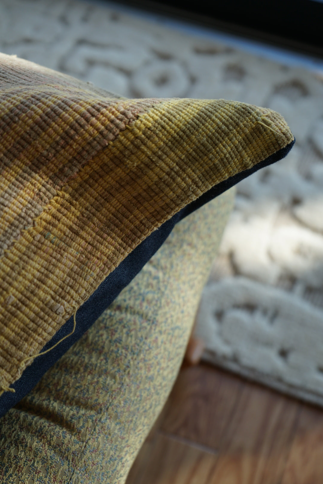 Türkiye Old Kilim Cushion Cover Yellow , Beige , Glay Mix Stripe Design 52 × 50 cm No.TR25560 / 送料無料・羊毛手織りキリム