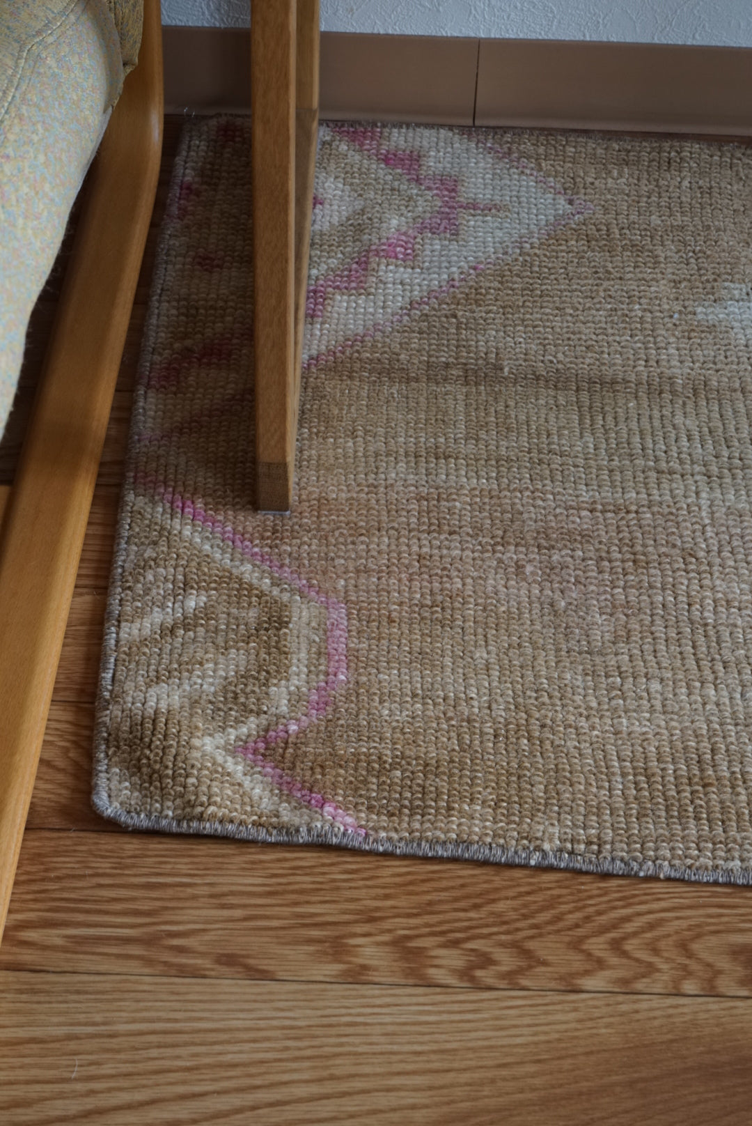 Türkiye Old Oushak Beige , Pink Diamond 1970年代 89 × 57 cm No.TR25501 / 国内送料無料