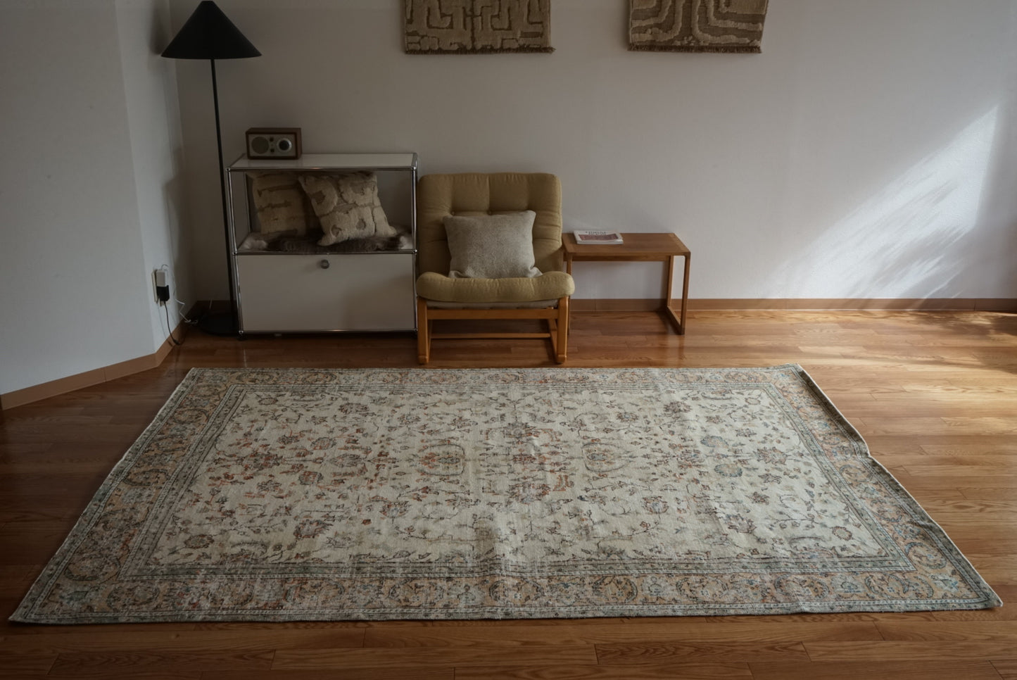 Türkiye Old Isparta Ivory , Orange Flower 1970年代 242 × 164.5 cm No.TR25504 / 国内送料無料