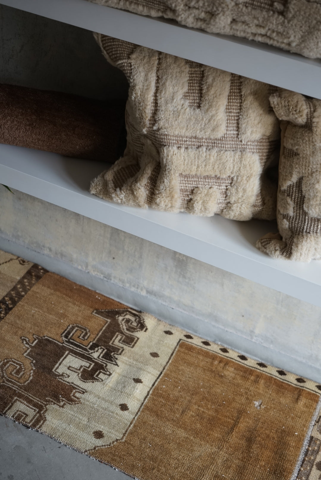 Türkiye Old Isparta Milk Coffee Color Small size 1980年代 115 × 47 cm No.TR25240