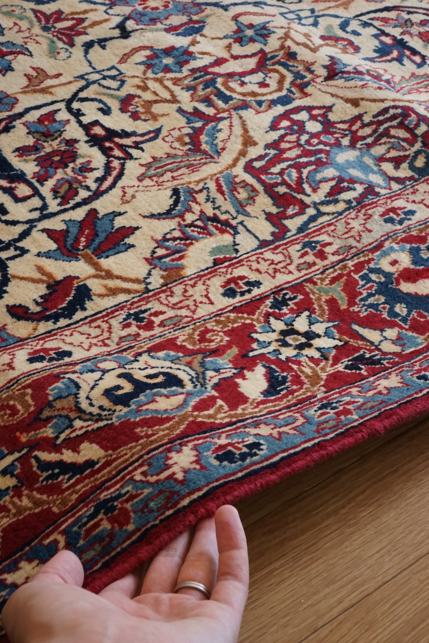 店頭販売 Iran Antique Esfahan 1840年代 231 × 157 cm / 国内送料無料・羊毛手織り絨毯