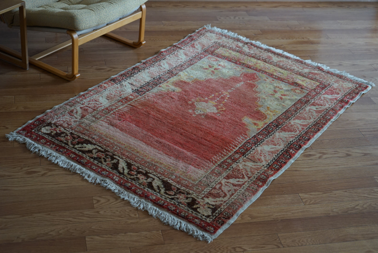 Tribal rug Türkiye Old Kayseri Prayer 1980年代 165 × 112 cm No.TR25535 / 国内送料無料・羊毛手織り絨毯