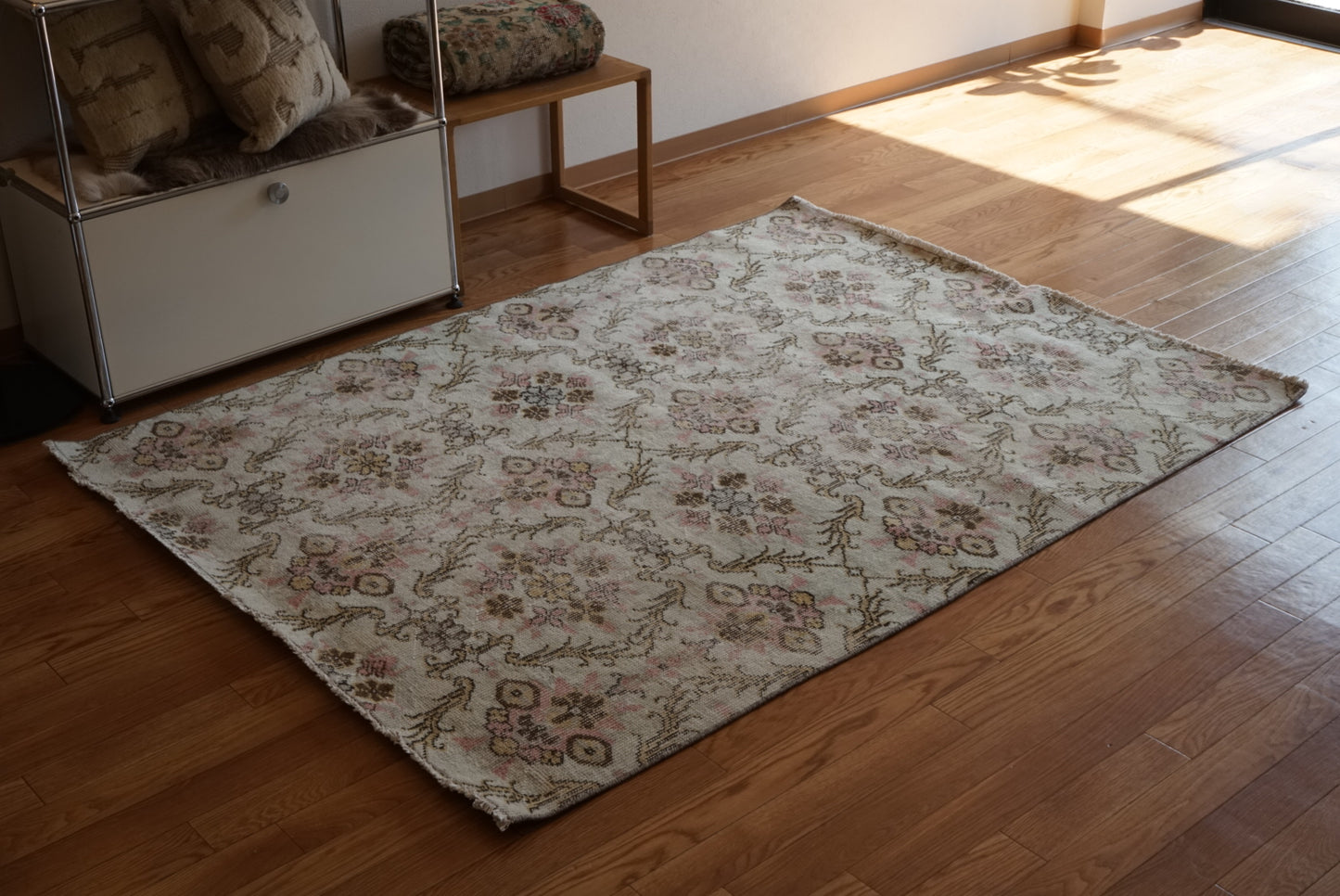 Türkiye Old Isparta Pink Flower 1970年代 179.5 × 134.5 cm No.TR25473
