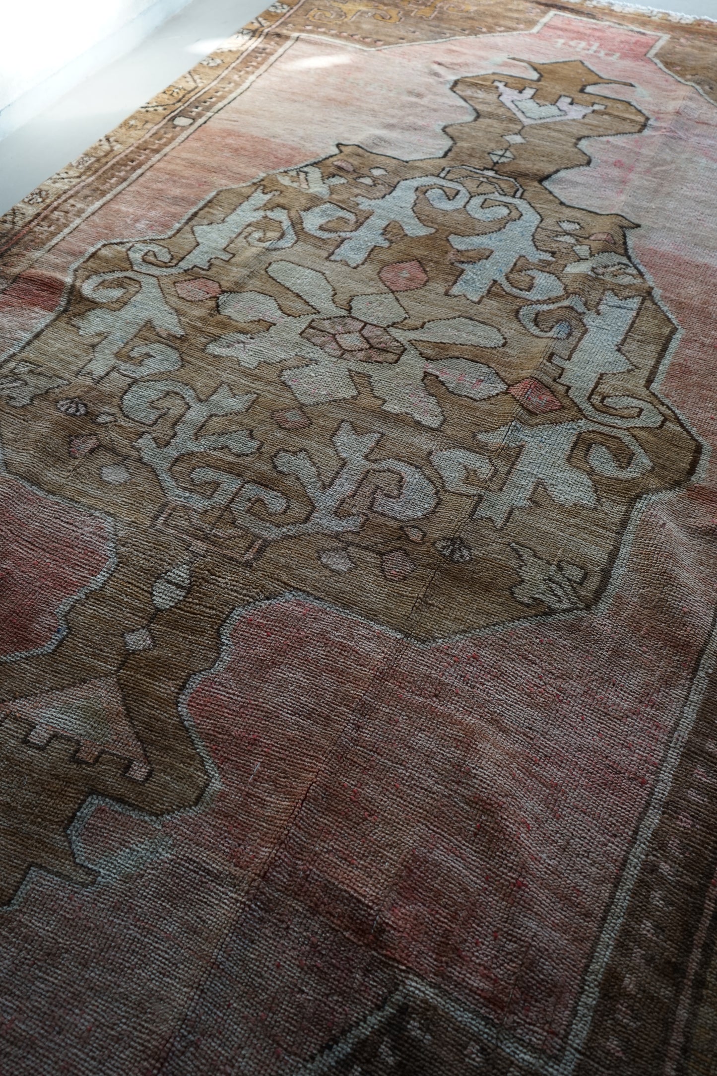 TURKEY OLD OUSHAK SALMON PINK 1970年代 286 × 162 cm No.TR25197