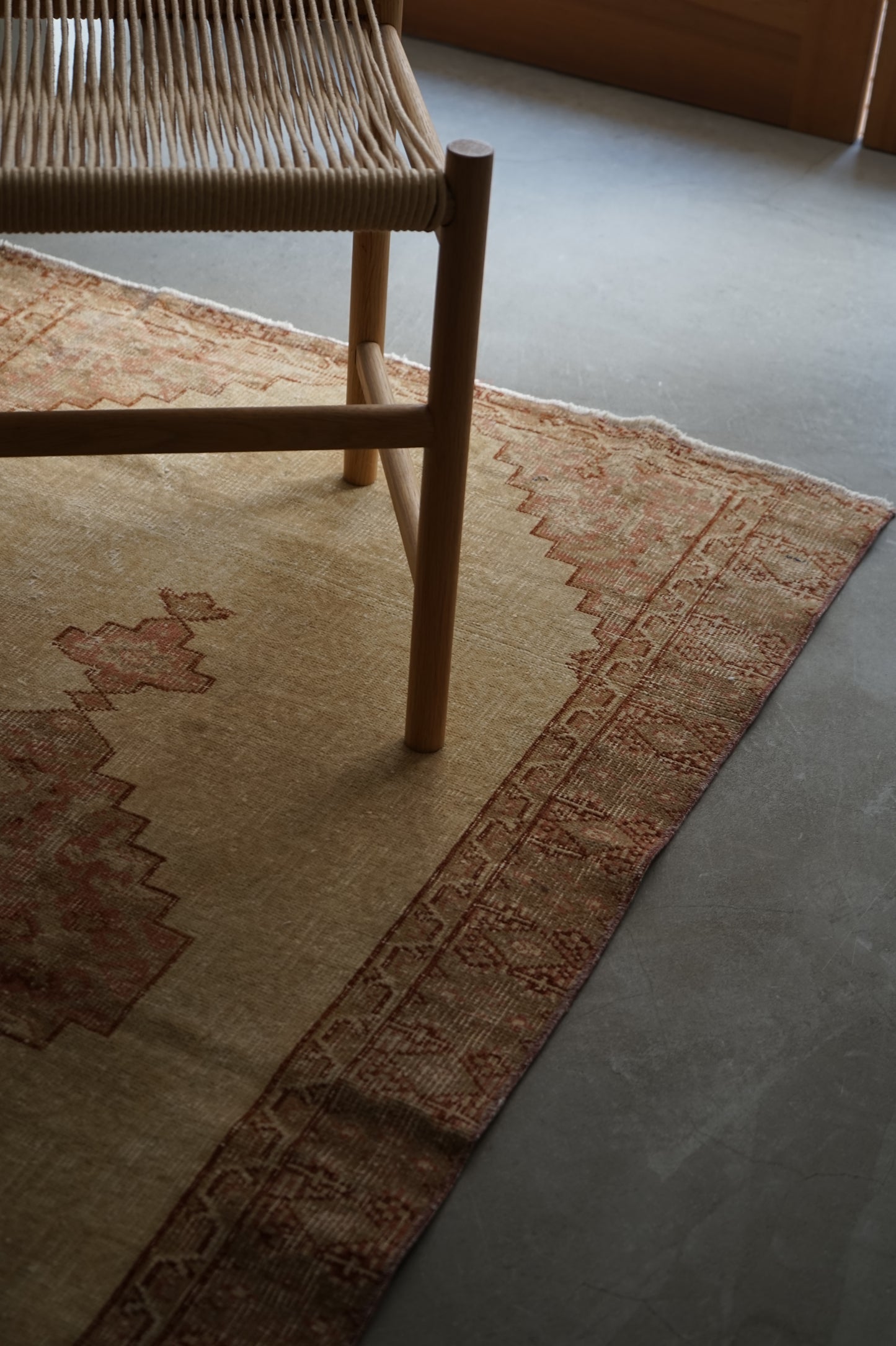 TURKEY OLD ISPARTA BEIGE MEDALION 1970年代 172 × 92 cm No.TR25200