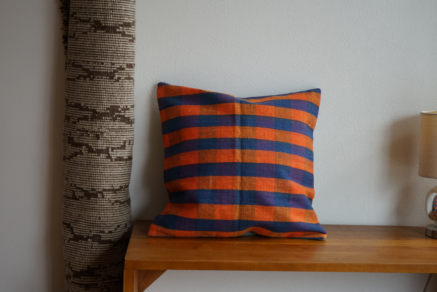 Türkiye Old Kilim Cushion Cover Orange , Blue Checker Design 45 × 45 cm No.TR25531 / 国内送料無料・羊毛手織りキリム