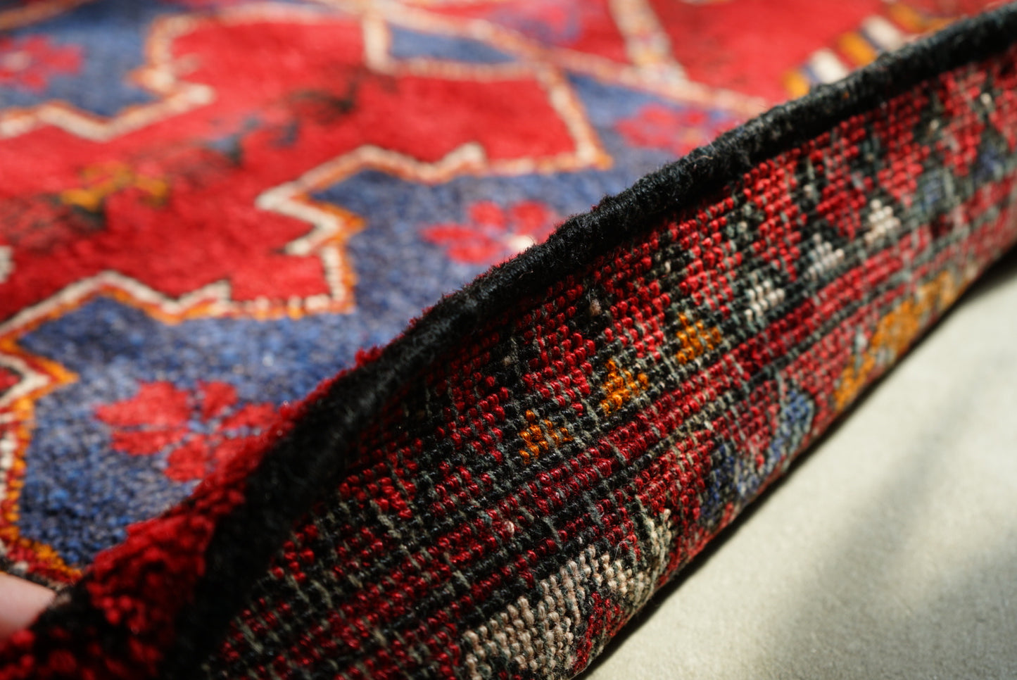 AFGHANISTAN VINTAGE TURKMEN PRAYER RUG 1980年代 124 × 76 cm