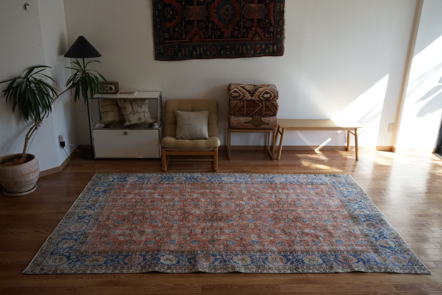 Türkiye Old Isparta Scarlet , Blue 1970年代 271.5 × 164 cm No.TR25507 / 国内送料無料・羊毛手織り絨毯